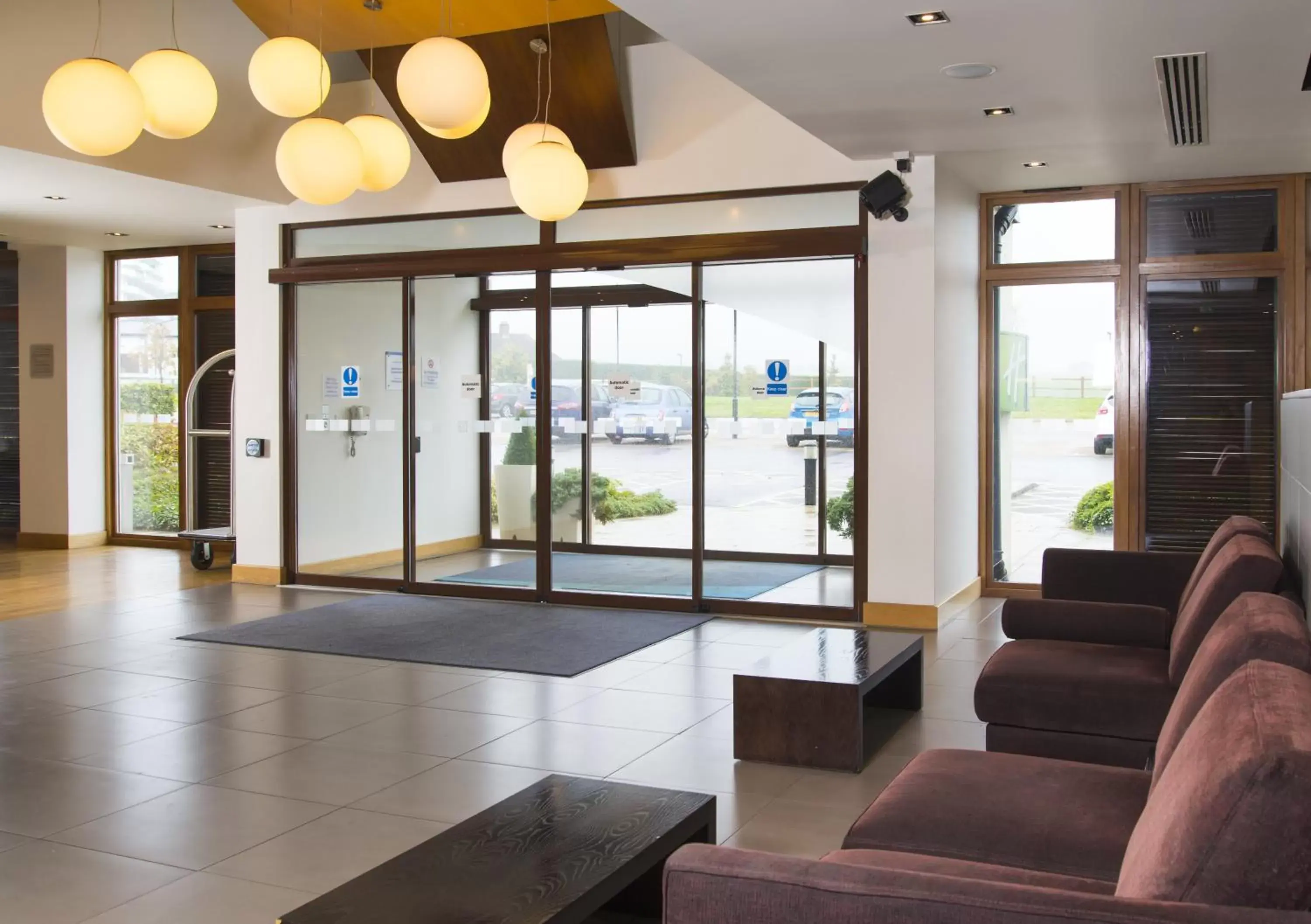 Lobby or reception, Lobby/Reception in Holiday Inn Express London - Epsom Downs, an IHG Hotel