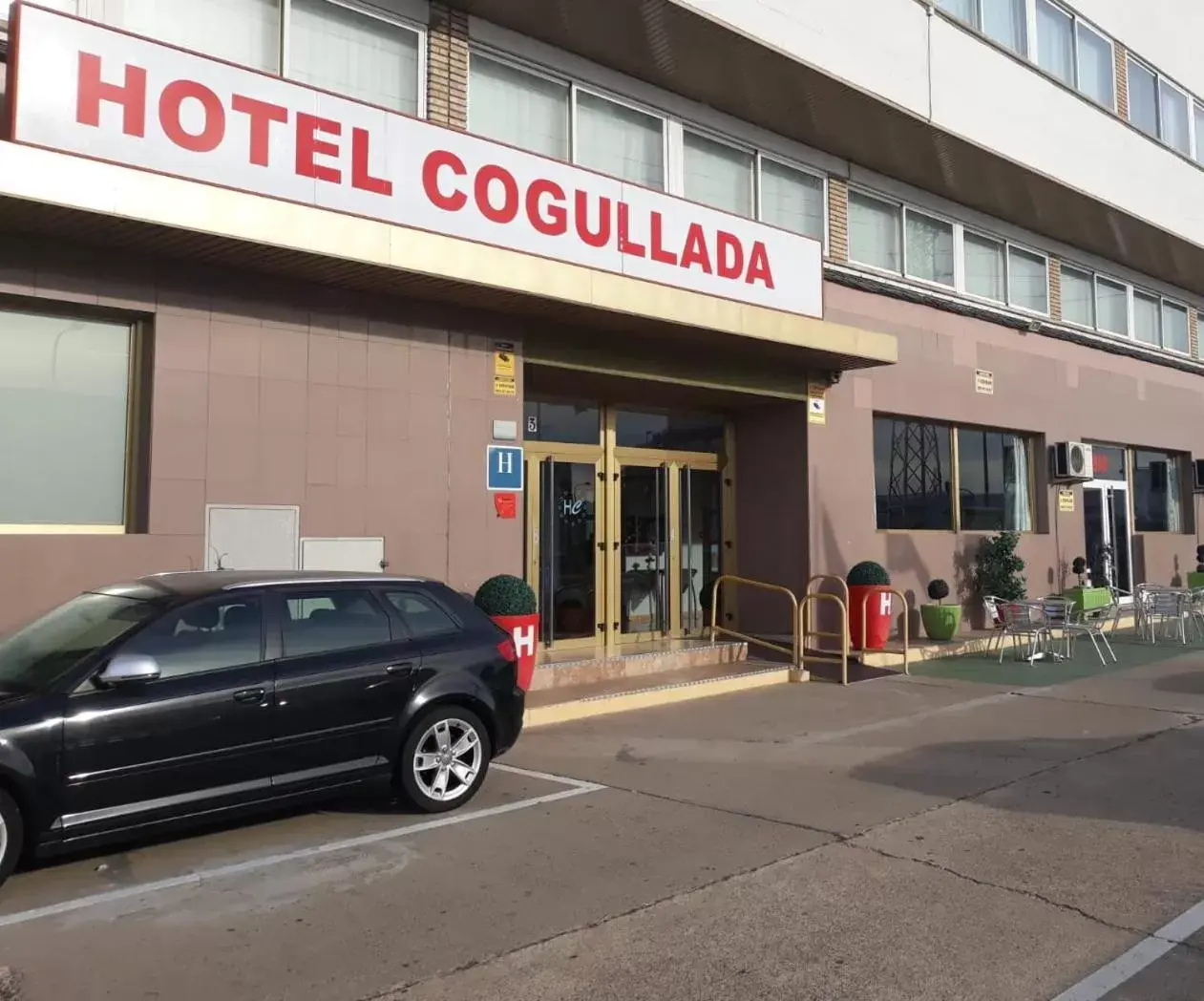 Facade/entrance, Property Building in Hotel Cogullada