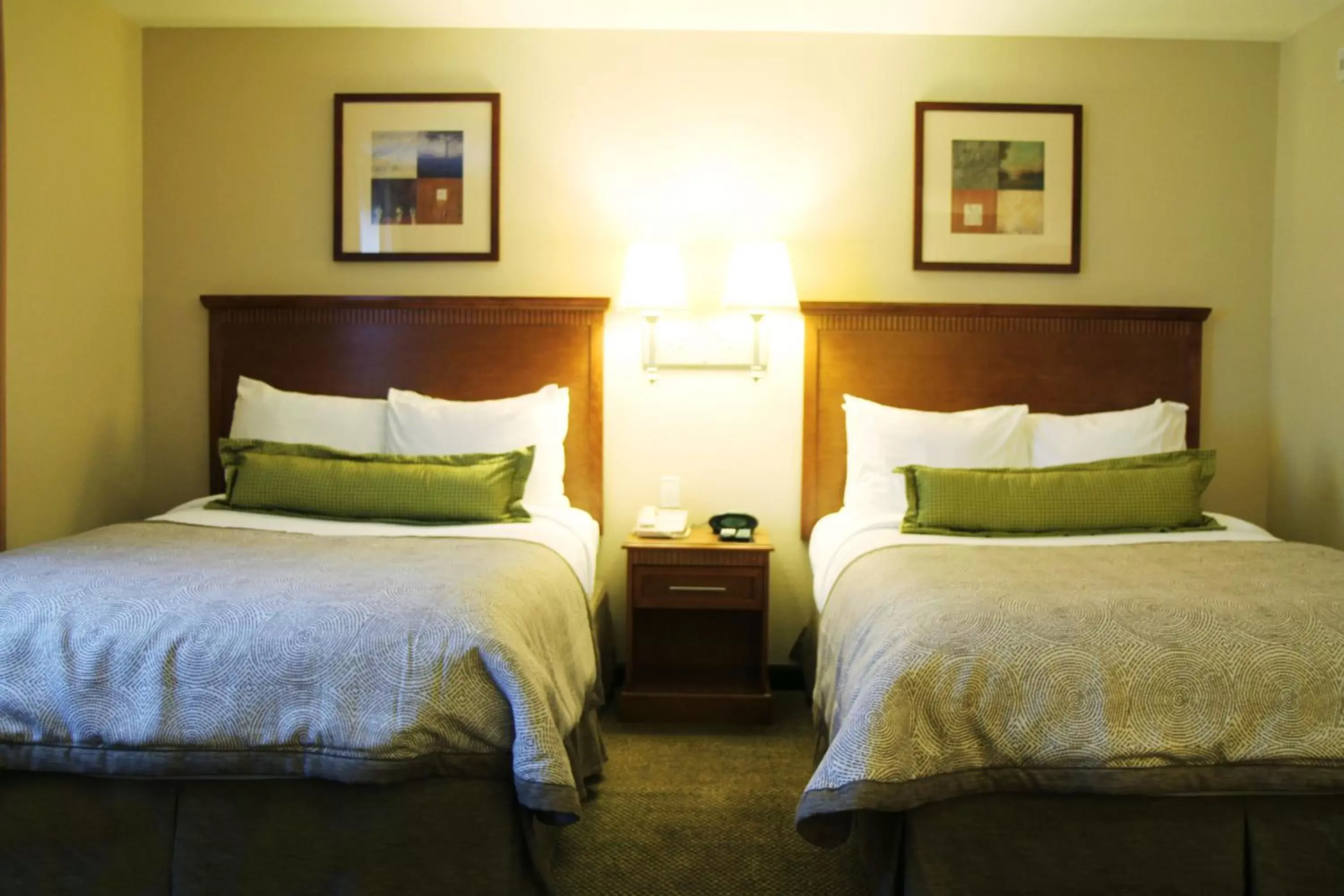 Photo of the whole room, Bed in Candlewood Suites Lake Charles-Sulphur, an IHG Hotel