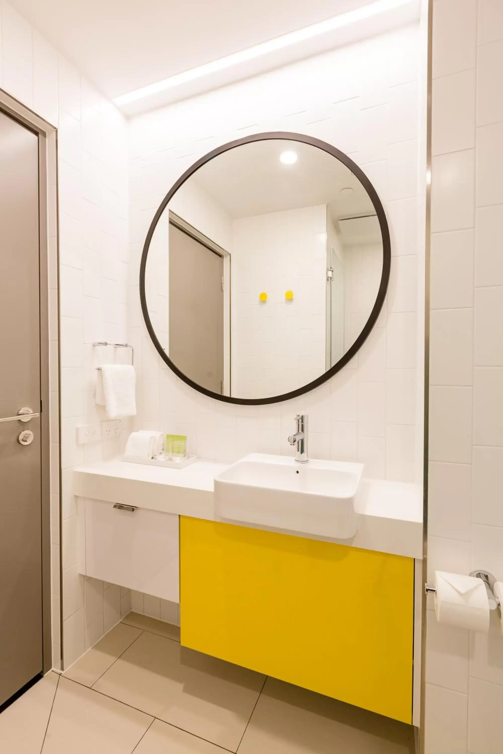 Bathroom in ibis Styles East Perth