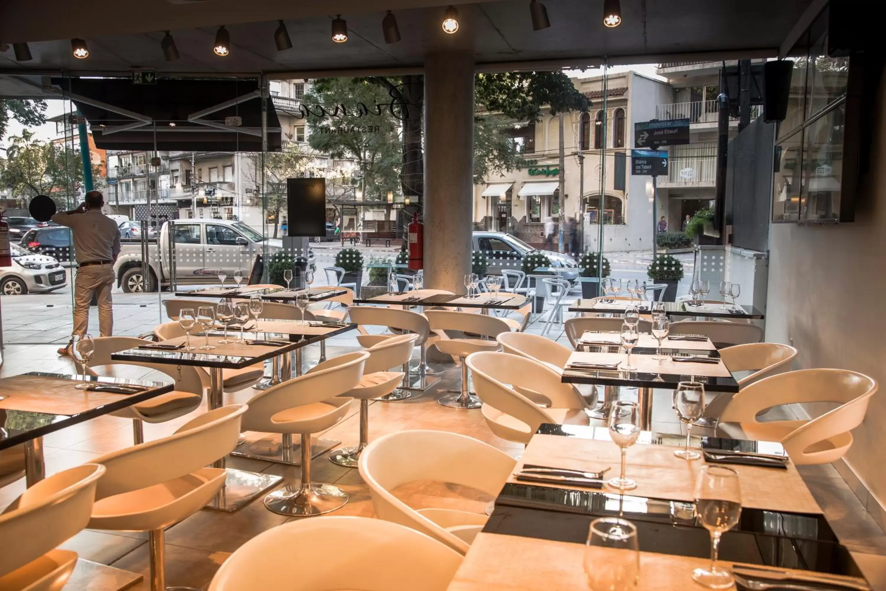 Restaurant/Places to Eat in Vivaldi Hotel Loft Punta Carretas