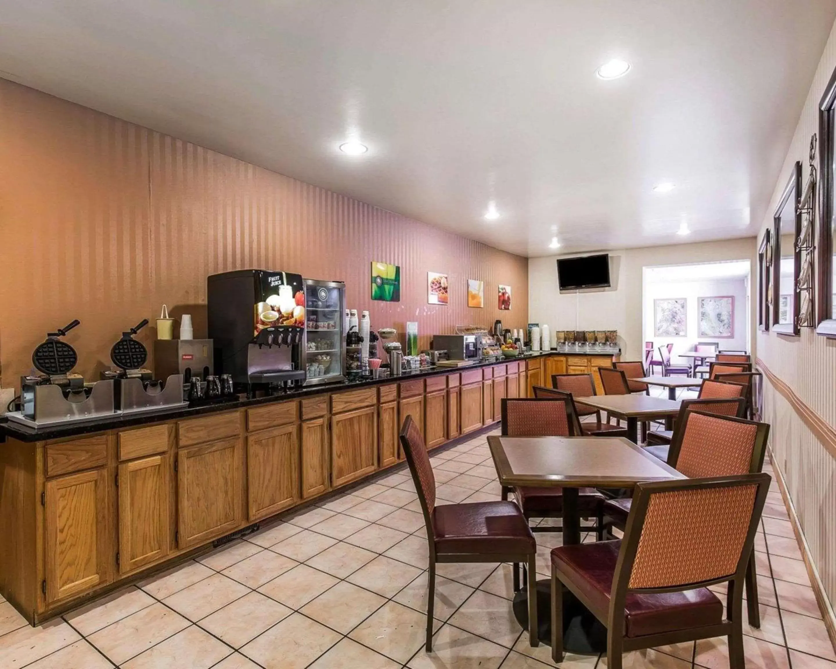 Restaurant/Places to Eat in Quality Suites Moab near Arches National Park