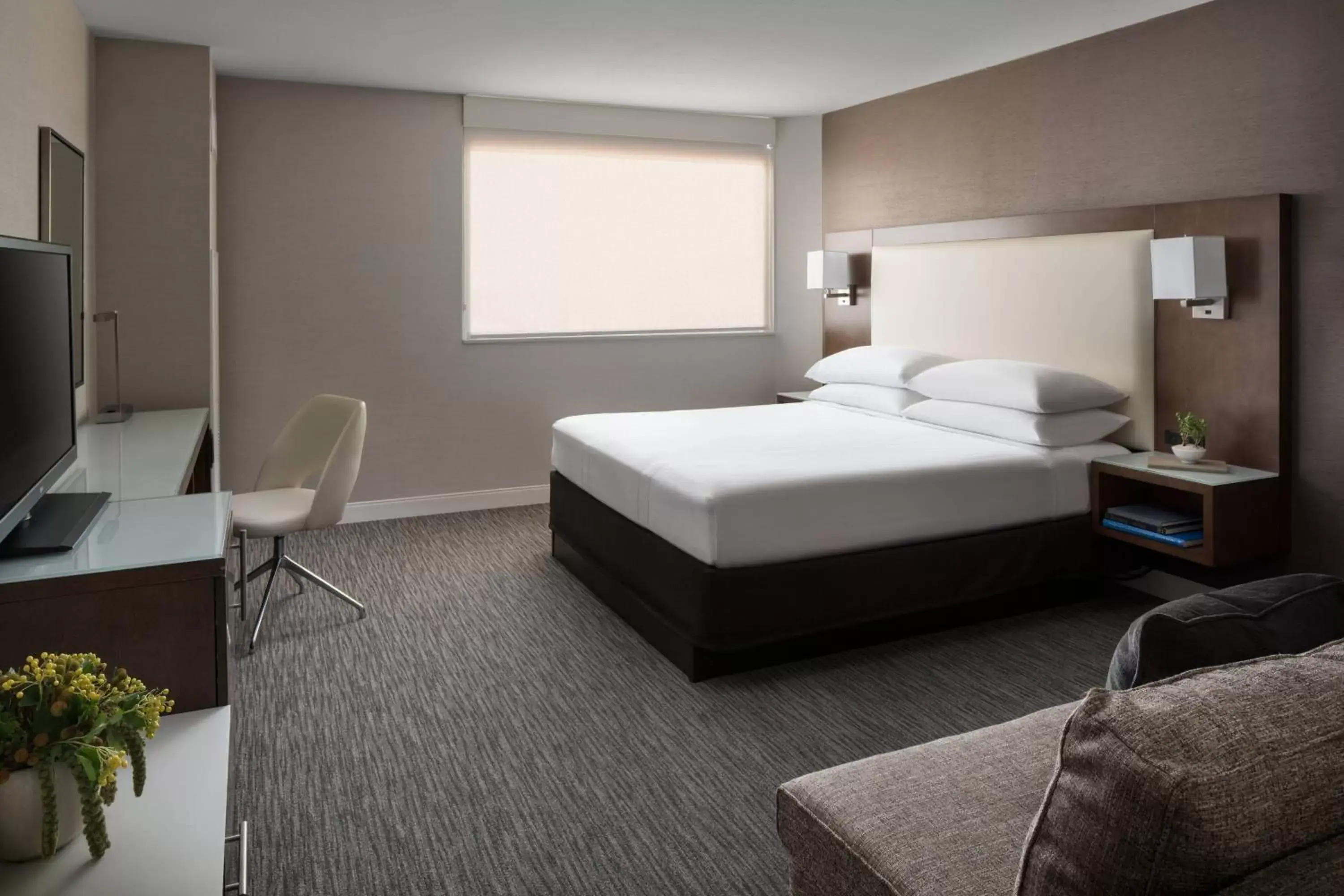 Photo of the whole room, Bed in Provo Marriott Hotel & Conference Center