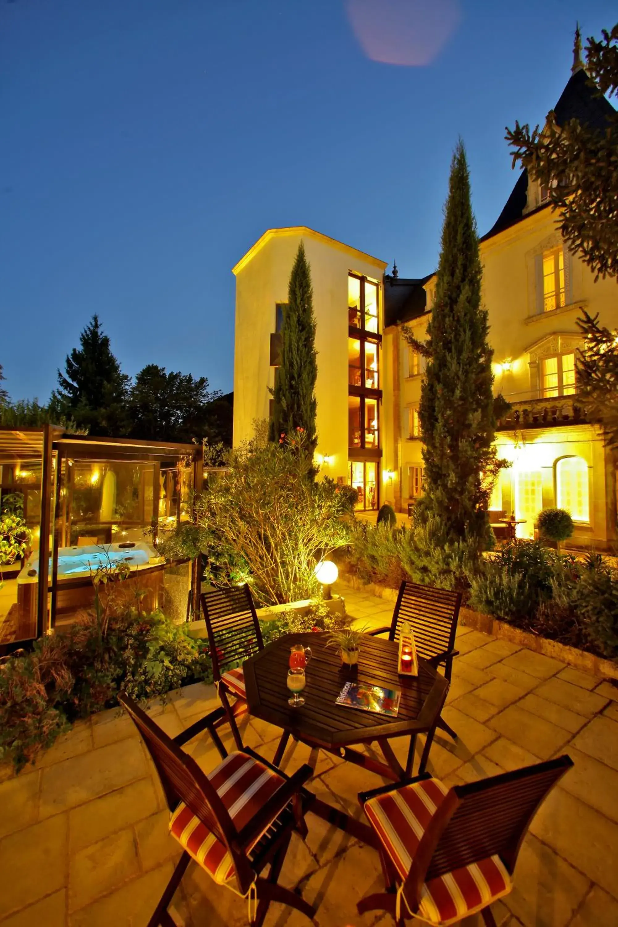 Patio in Clos La Boëtie & Spa