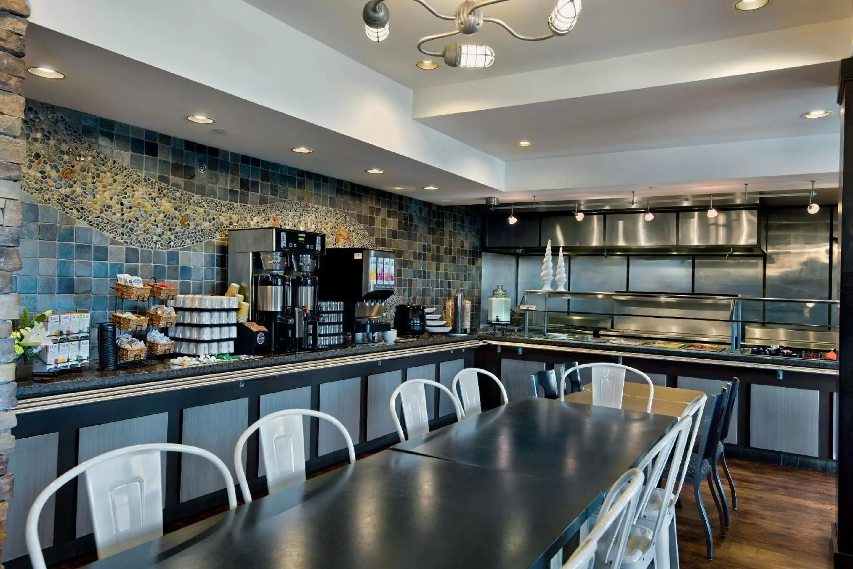 Restaurant/places to eat in Oxford Suites Silverdale Restaurant/places to eat in Oxford Suites Silverdale