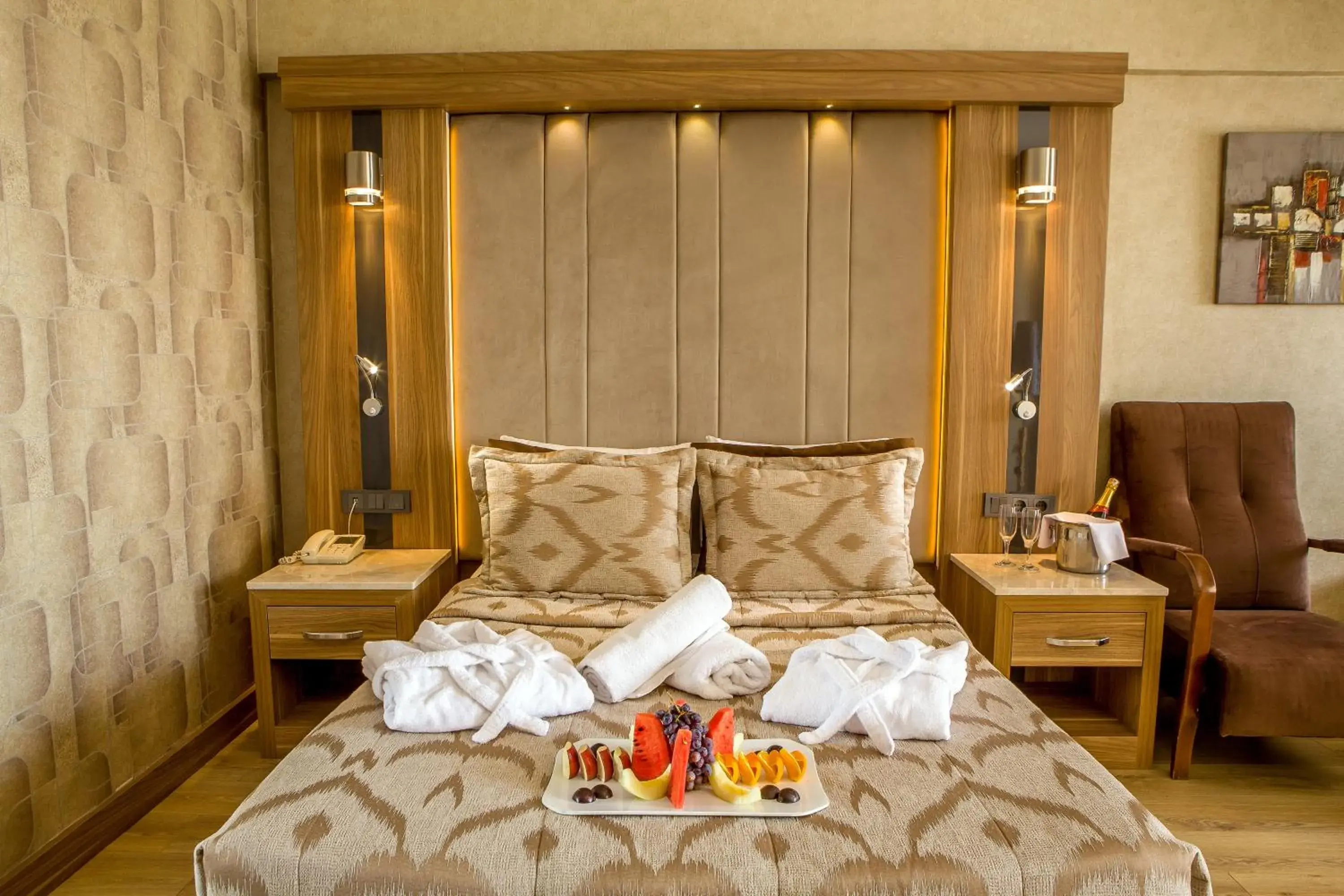 Bed in LAUR HOTELS Experience & Elegance