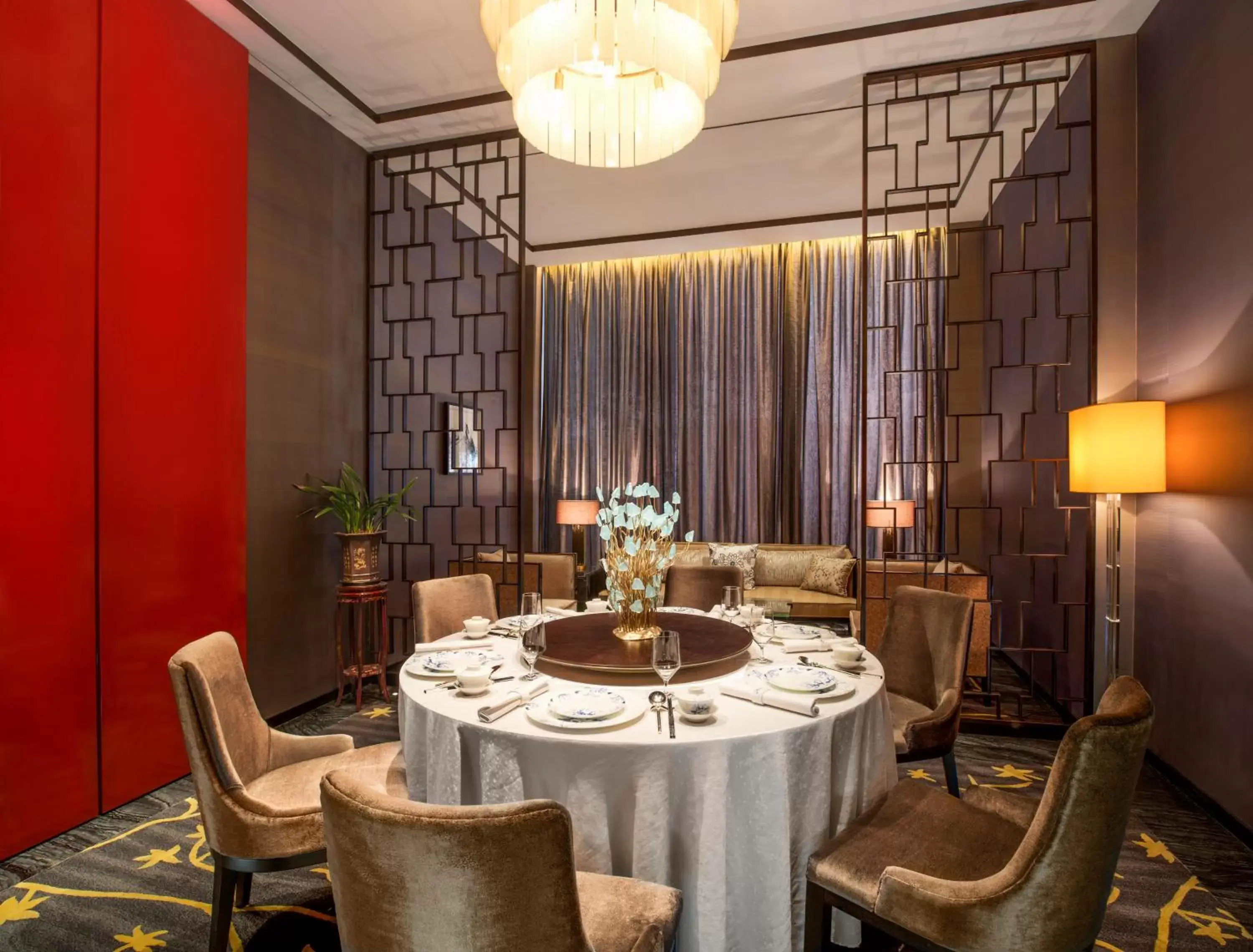 Restaurant/Places to Eat in HUALUXE Shanghai Twelve At Hengshan, an IHG Hotel