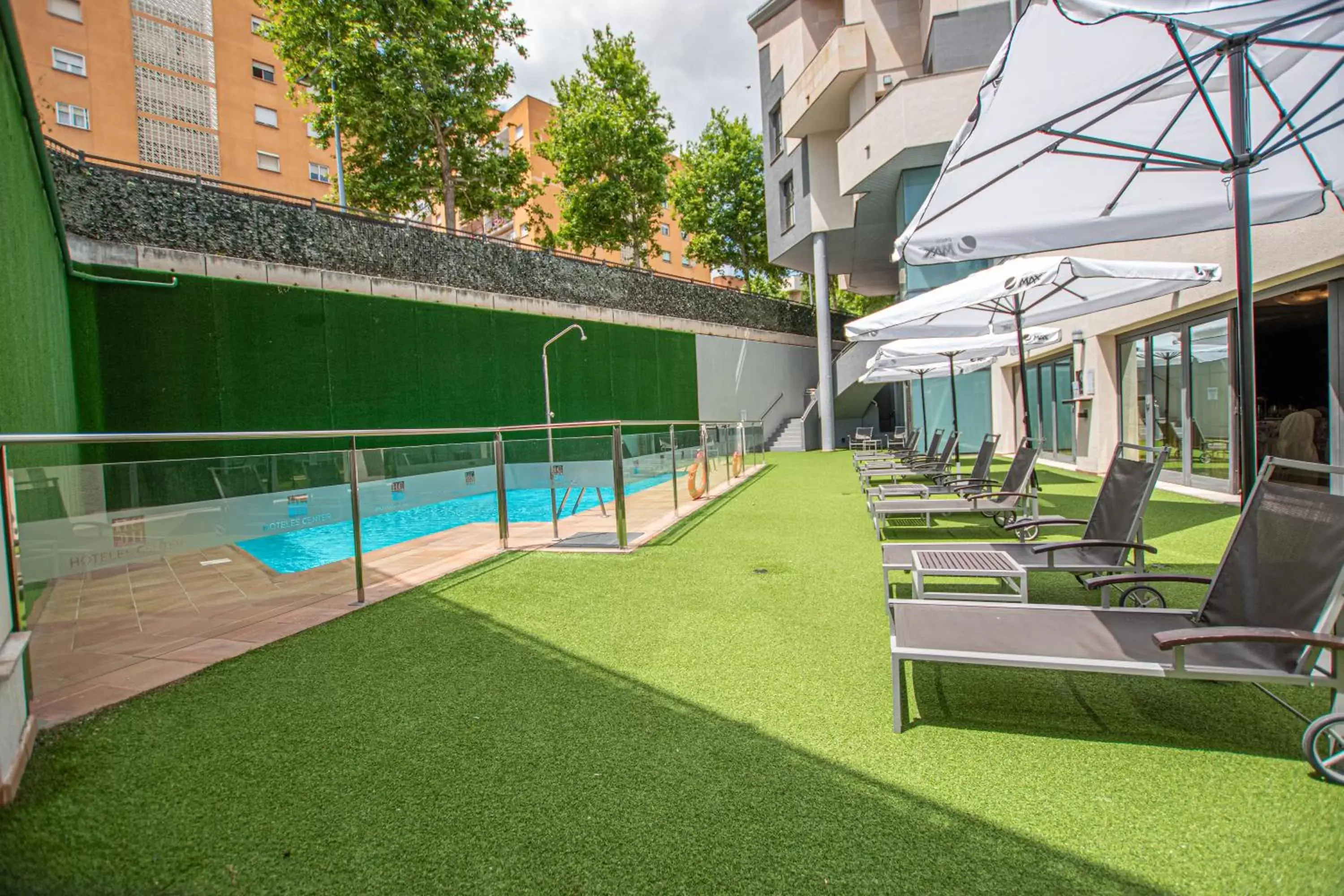 Swimming Pool in Hotel Badajoz Center