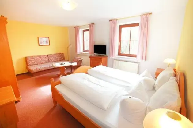 Photo of the whole room, Bed in Hotel in der Mühle