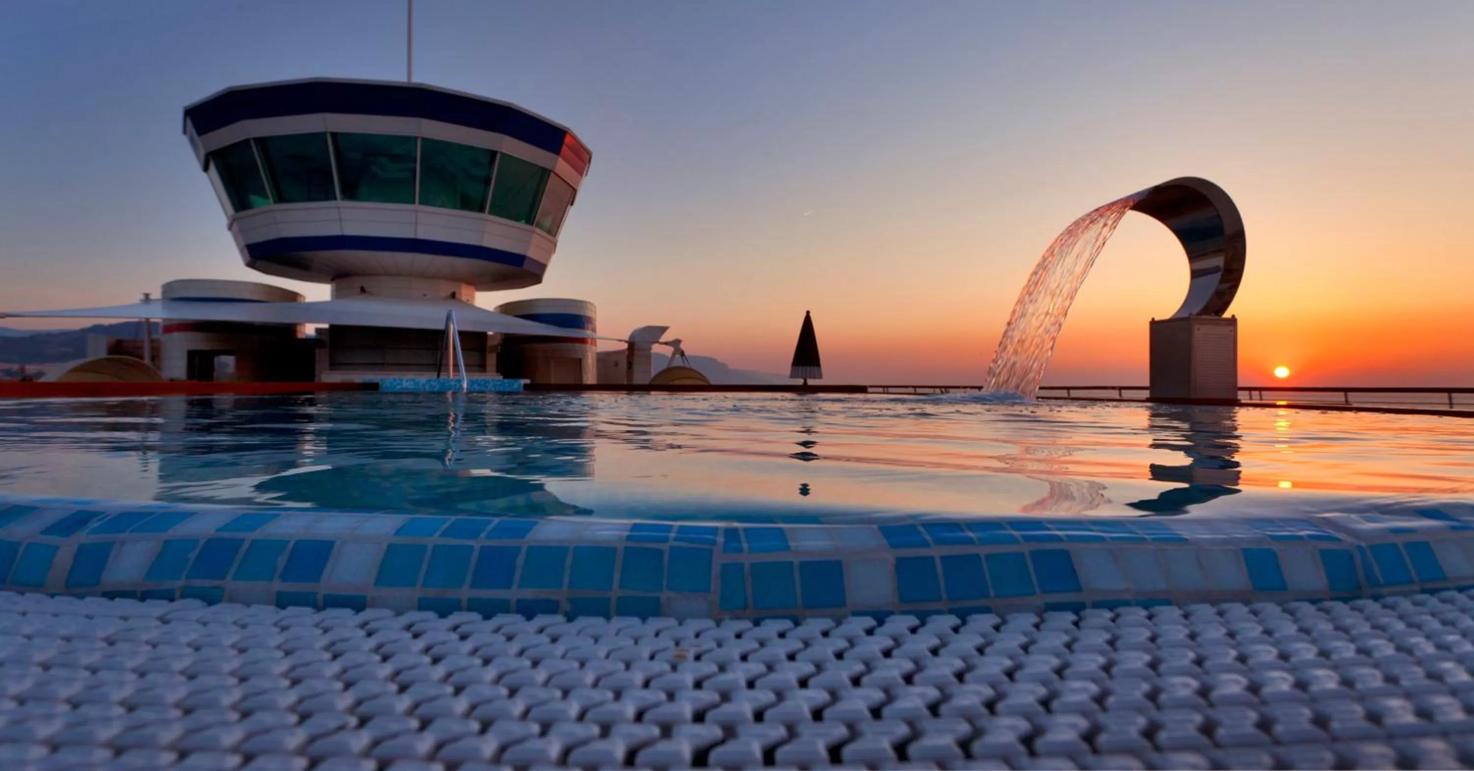 Swimming pool in Albergo Yacht Club Marina Di Loano