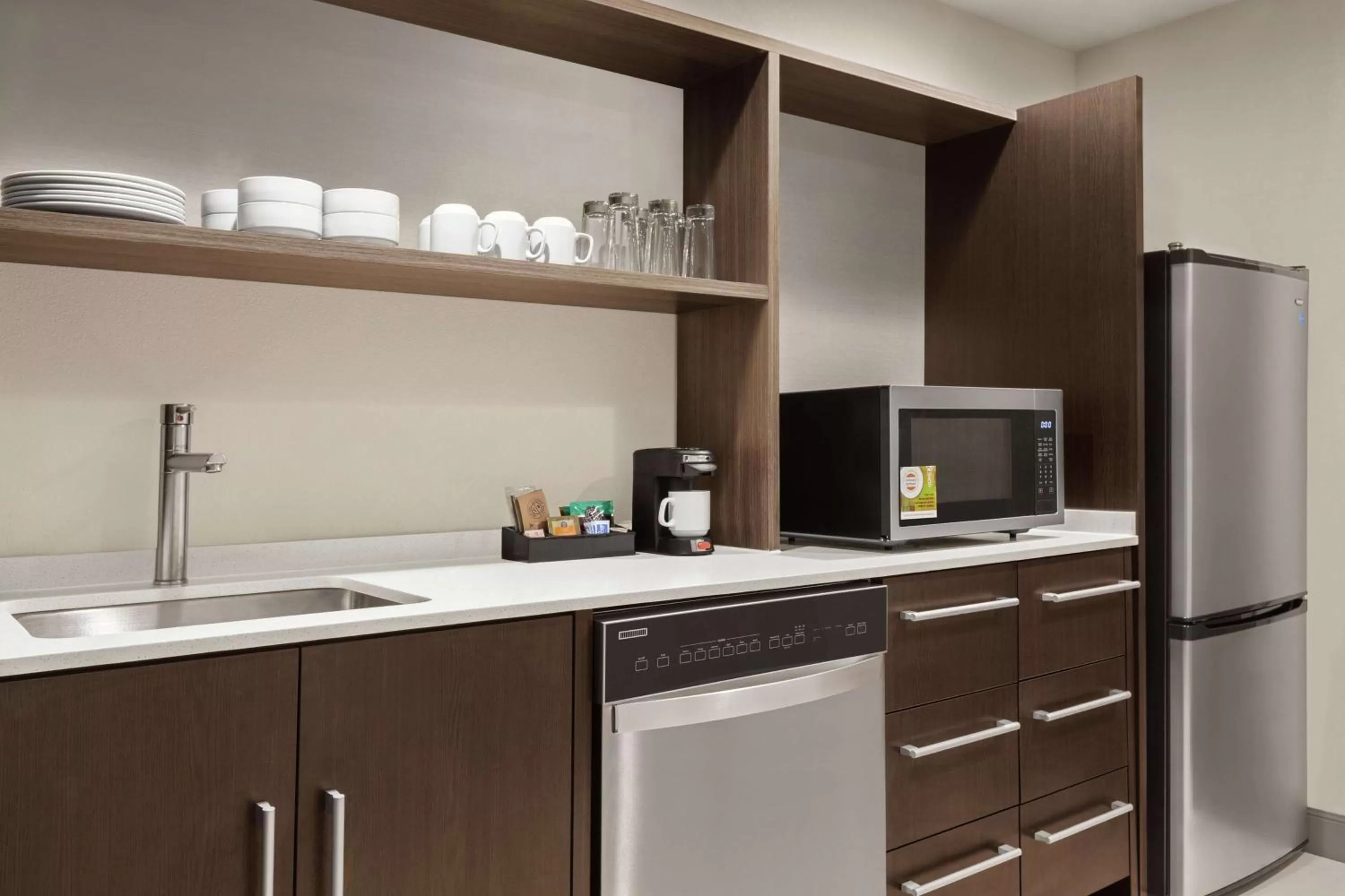 Kitchen or kitchenette in Home2 Suites By Hilton Ridley Park Philadelphia Airport So