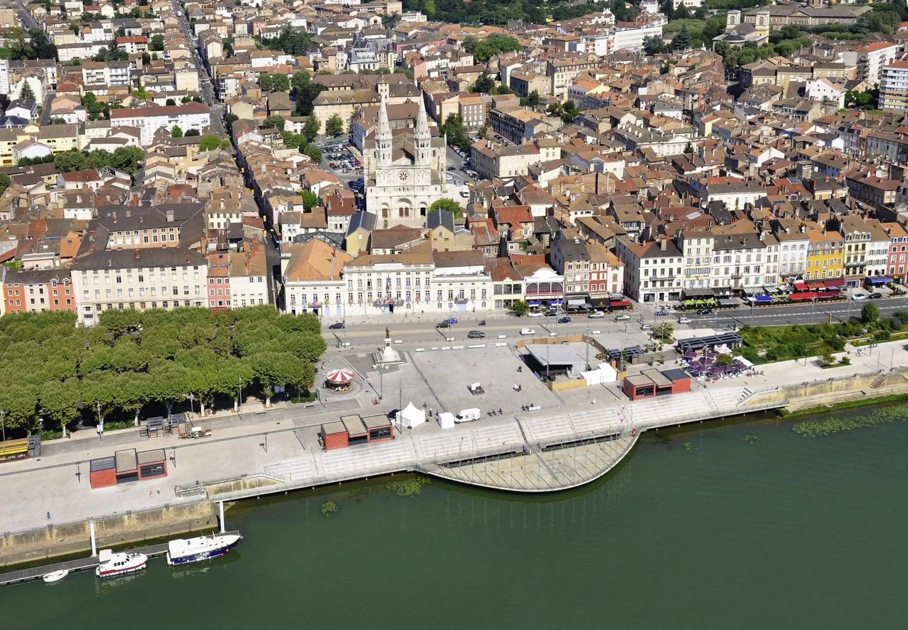 Nearby landmark, Bird's-eye View in ibis Budget Mâcon Sud