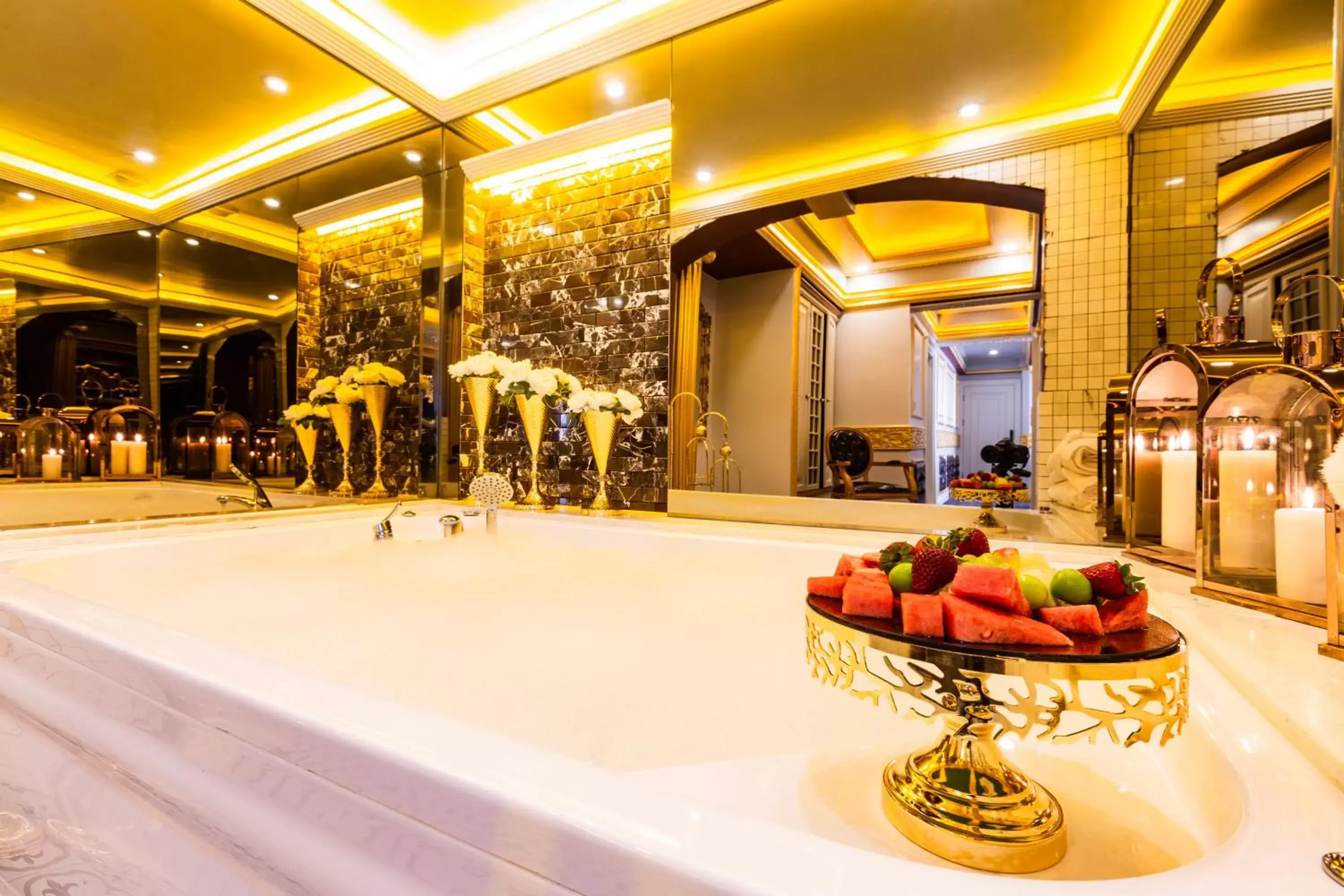 Food and drinks in Andalouse Elegant Suite Hotel
