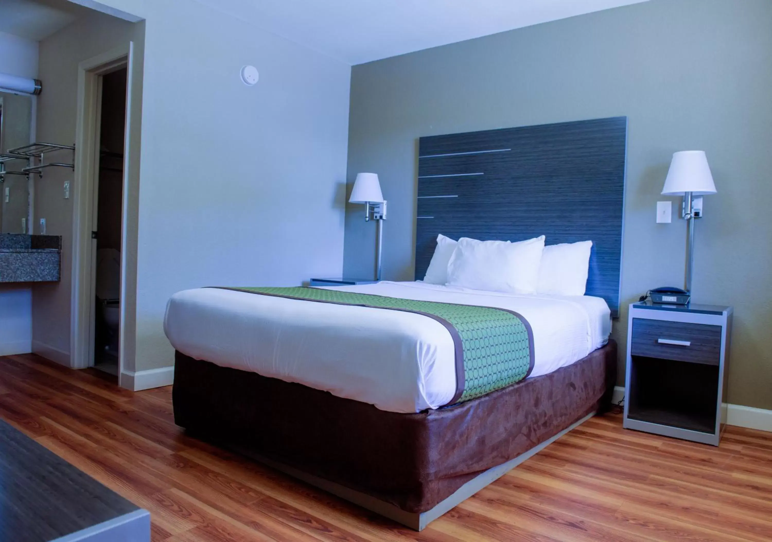 Bed in Days Inn & Suites by Wyndham Athens