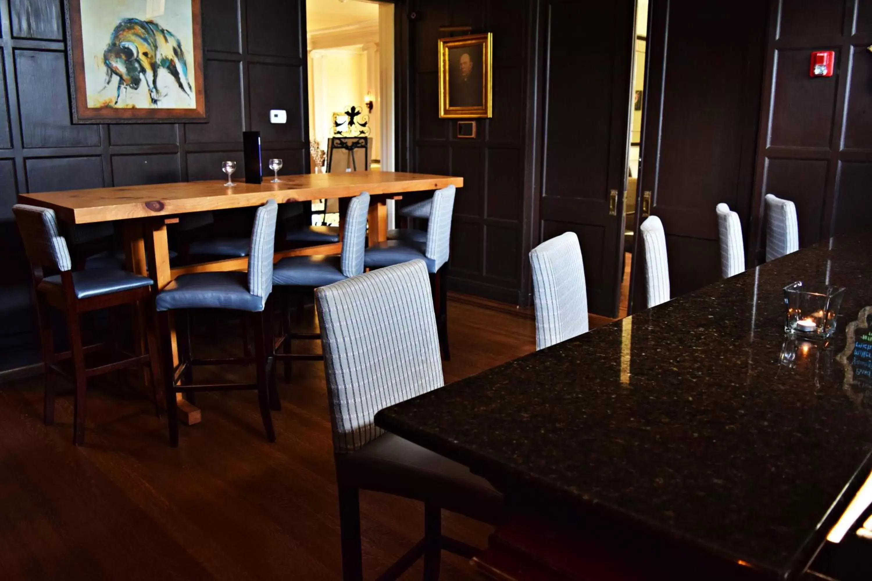 Lounge or bar, Restaurant/Places to Eat in JH Adams Inn, Trademark Collection by Wyndham