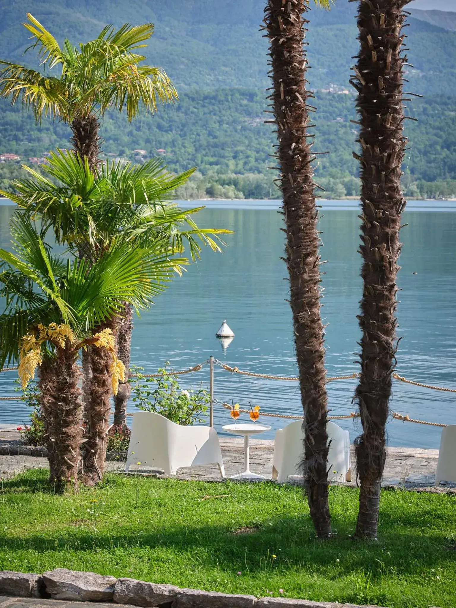 Lake view in Hotel Carillon