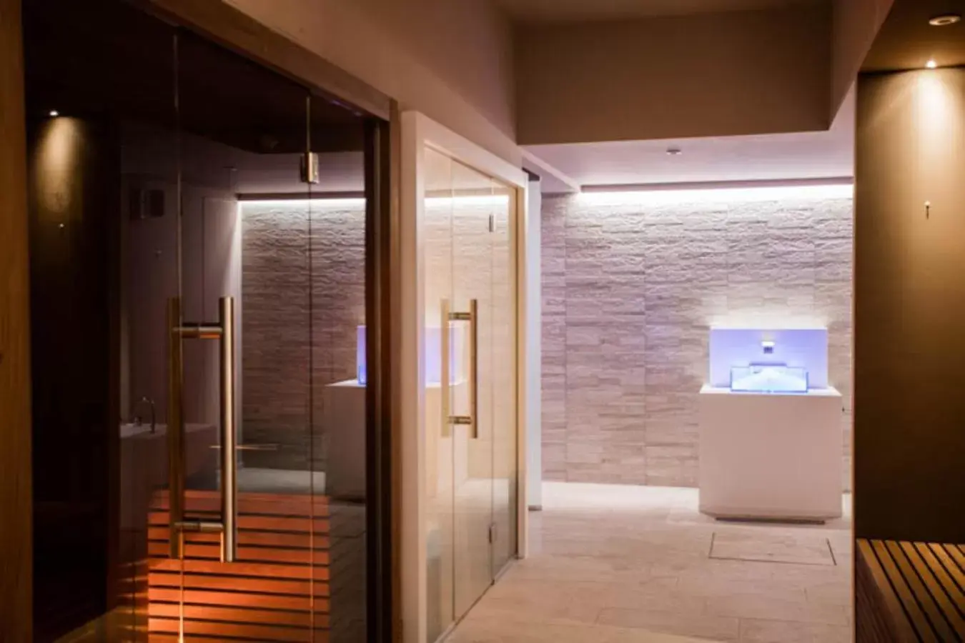 Shower, Bathroom in Hotel Alla Corte SPA & Wellness Relax