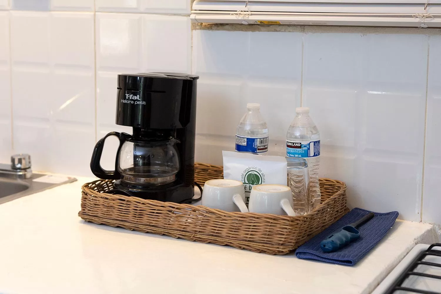 Coffee/tea facilities in Hotel Amar Inn