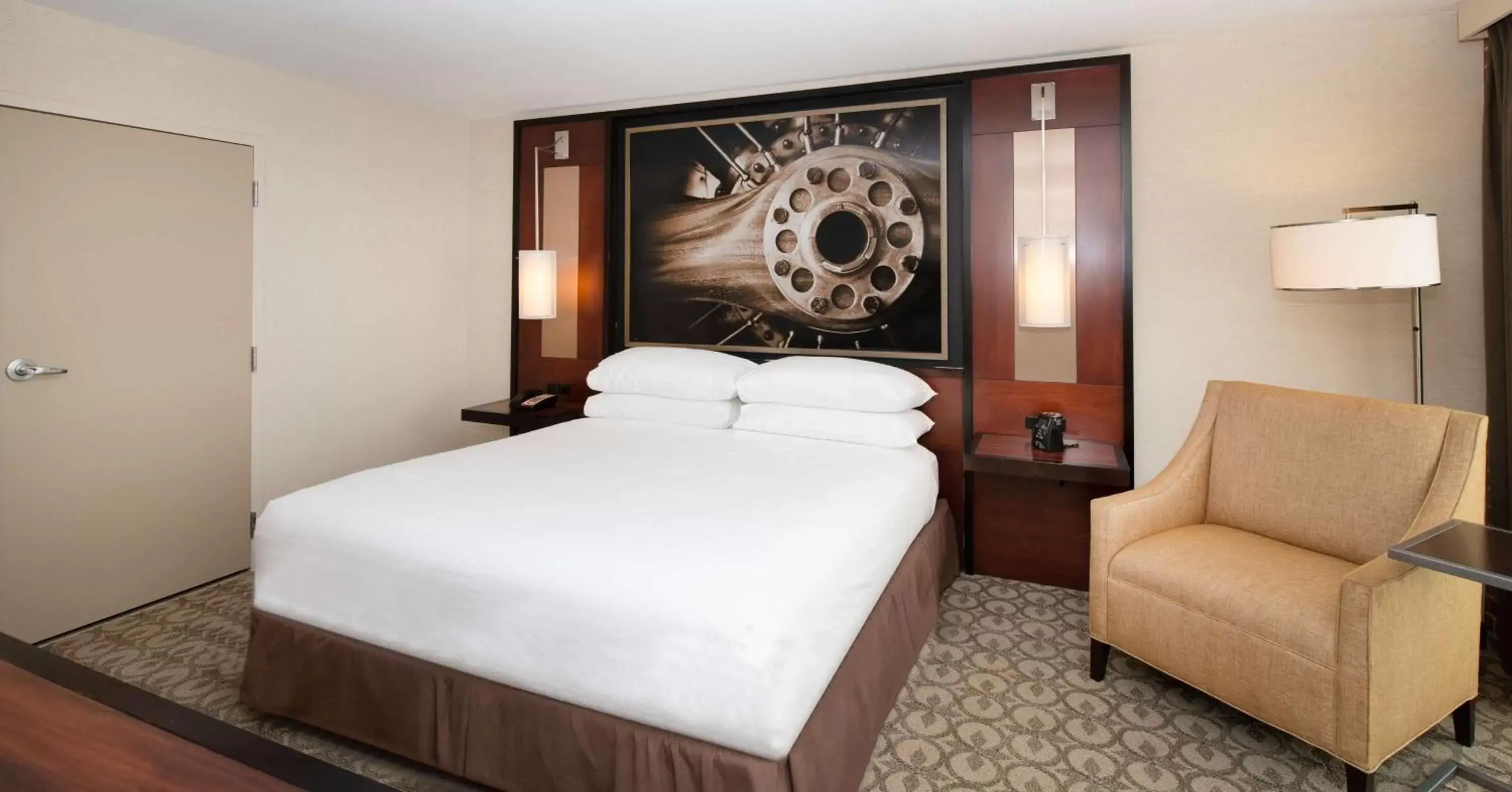 Bed in DoubleTree Hotel & Suites Charleston Airport