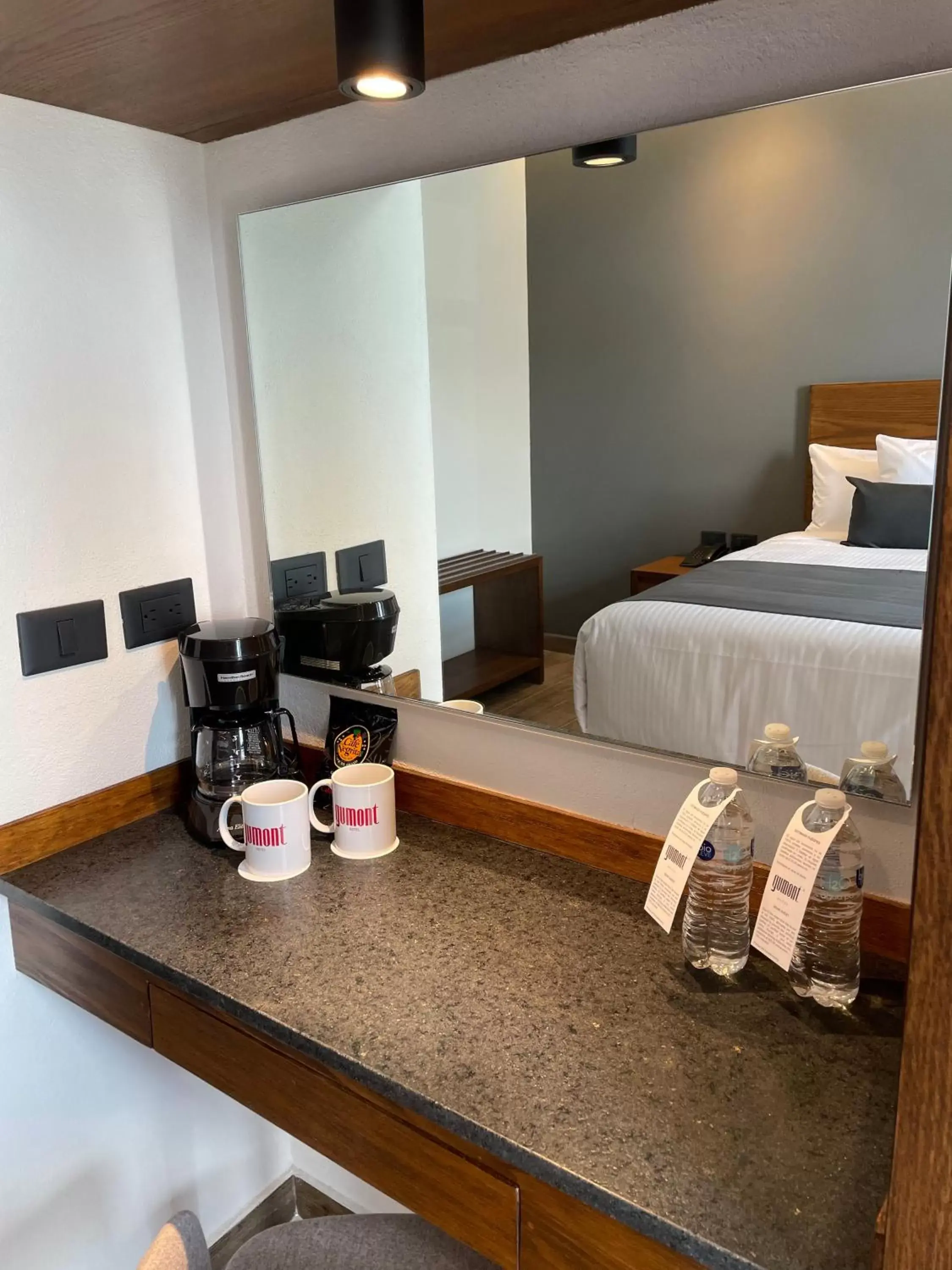 Photo of the whole room, Bed in Gumont Guadalajara López Mateos - Minerva Photo of the whole room, Bed in Gumont Guadalajara López Mateos - Minerva