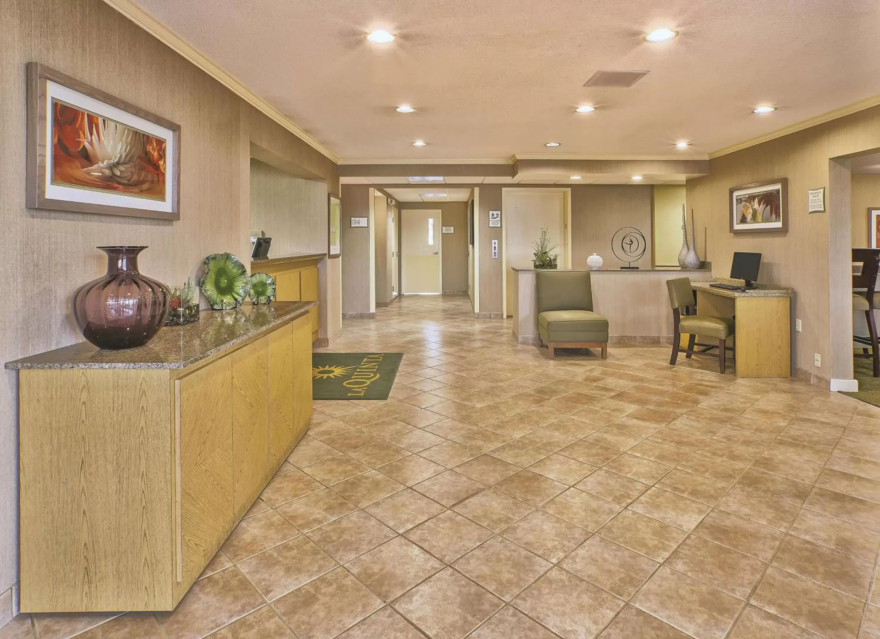 Lobby or reception, Lobby/Reception in La Quinta Inn by Wyndham Toledo Perrysburg