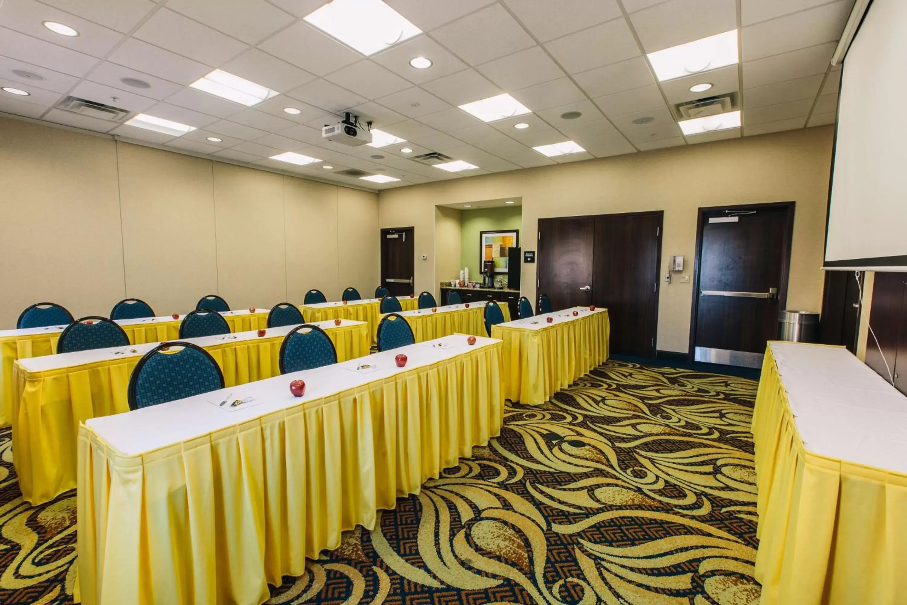 Meeting/conference room in Hampton Inn & Suites Effingham