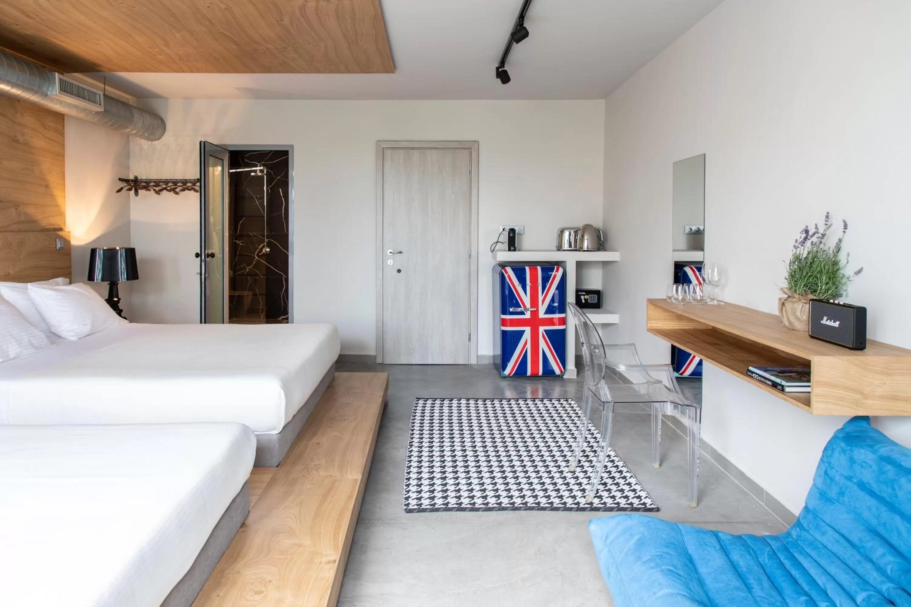 Photo of the whole room, Bed in Bespoke House Athens