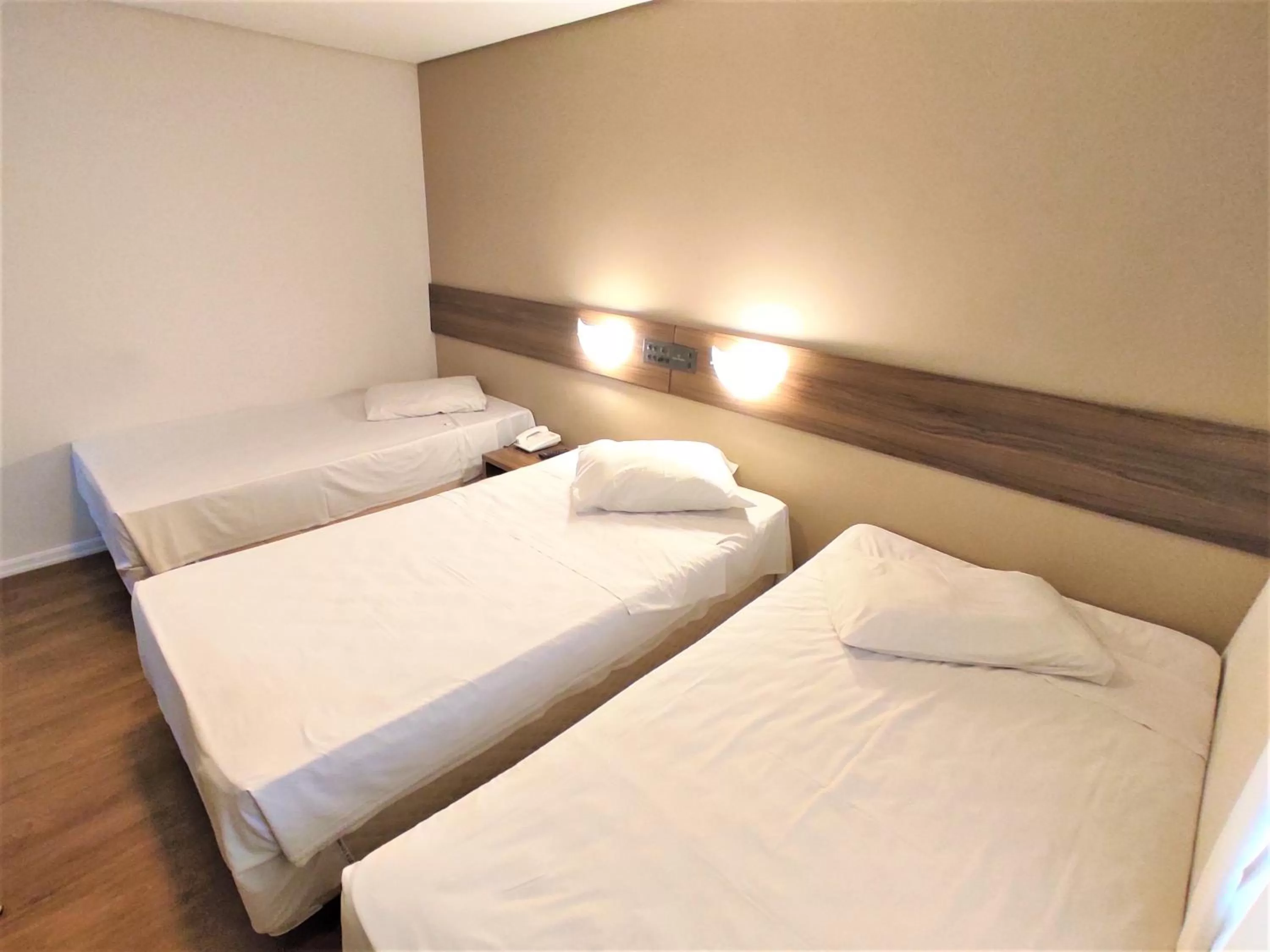 Bedroom, Bed in Granville Hotel