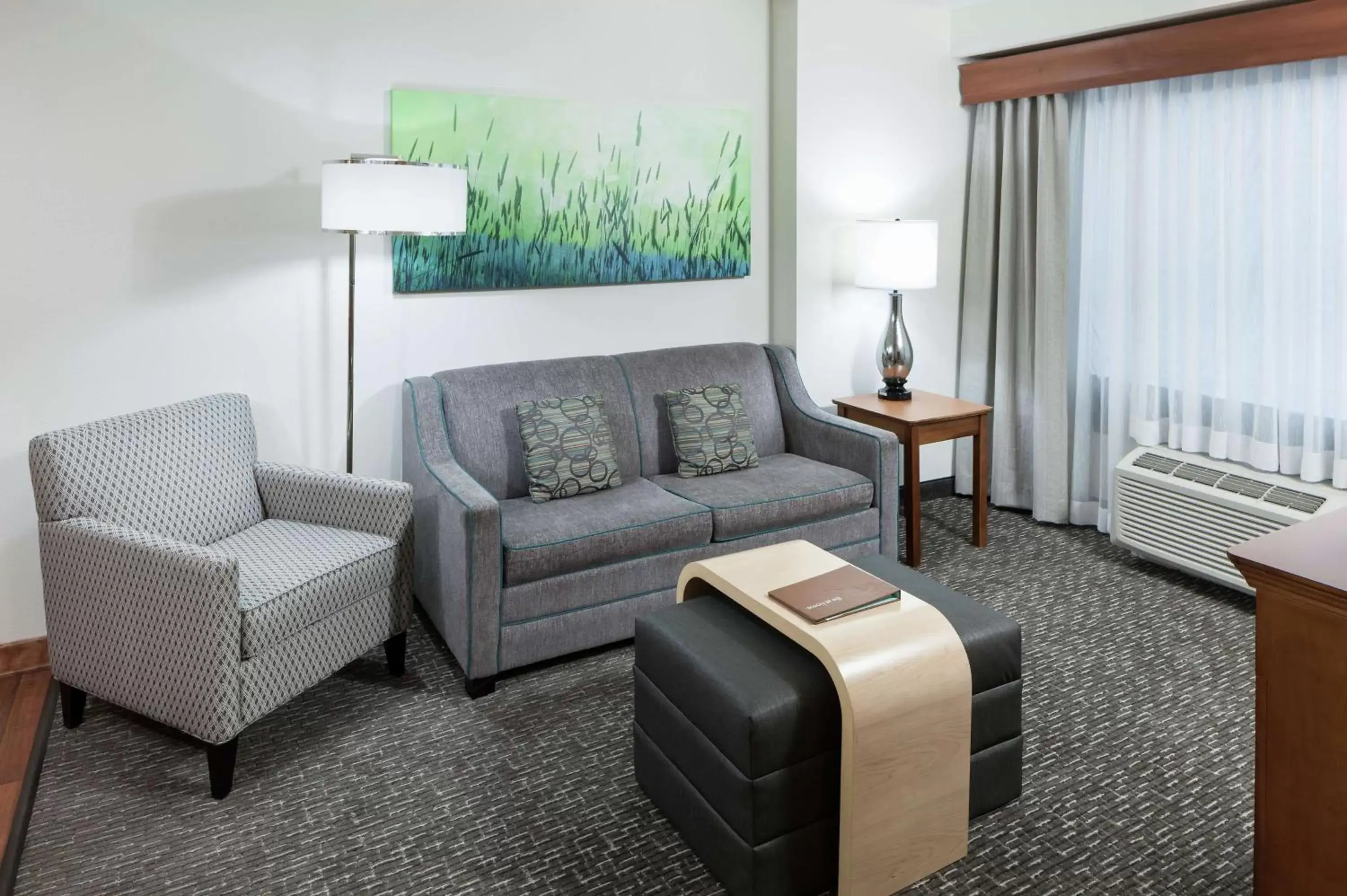 Living room, Seating Area in Homewood Suites by Hilton Omaha - Downtown