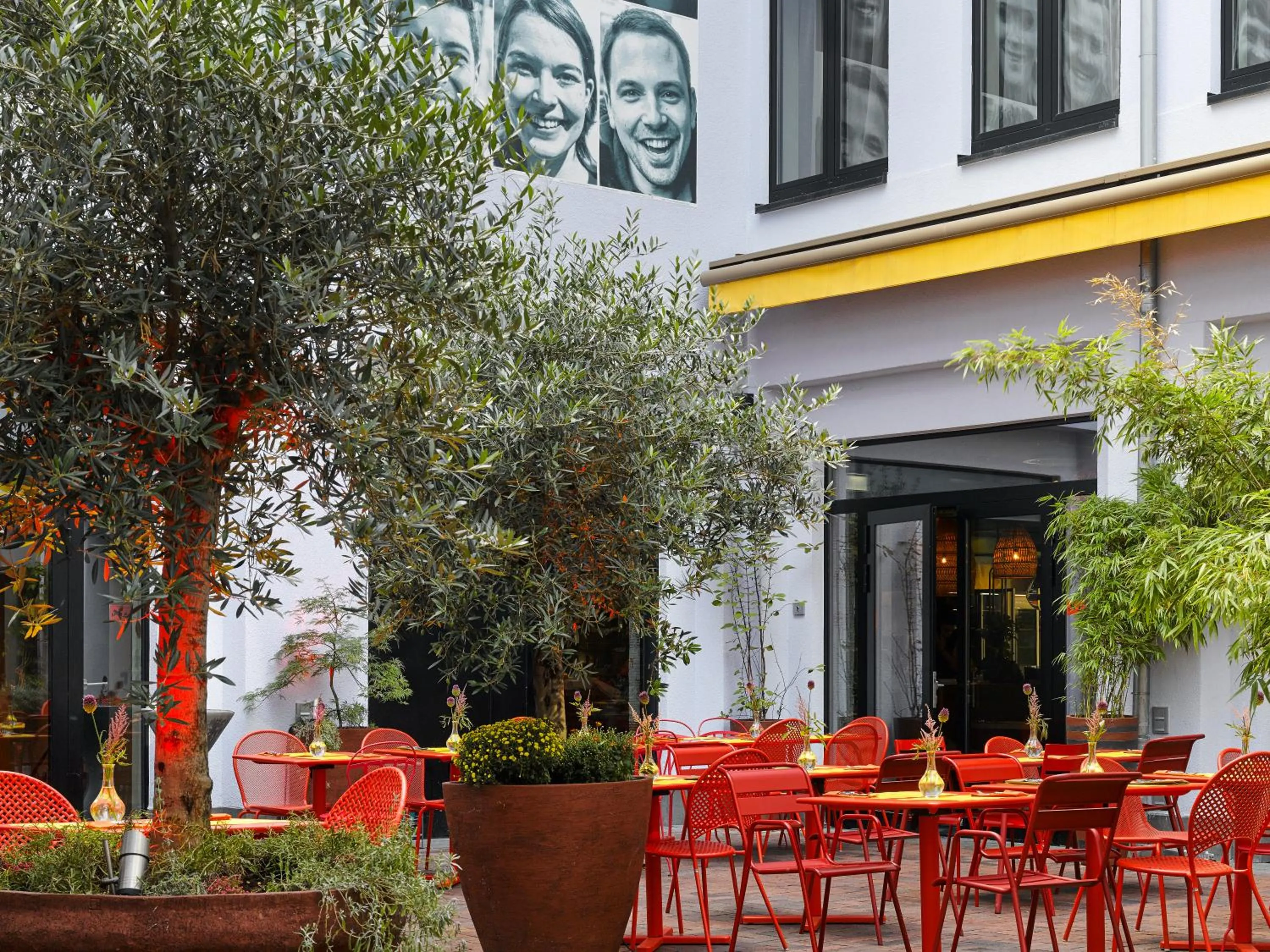 Patio in 25hours Hotel The Trip