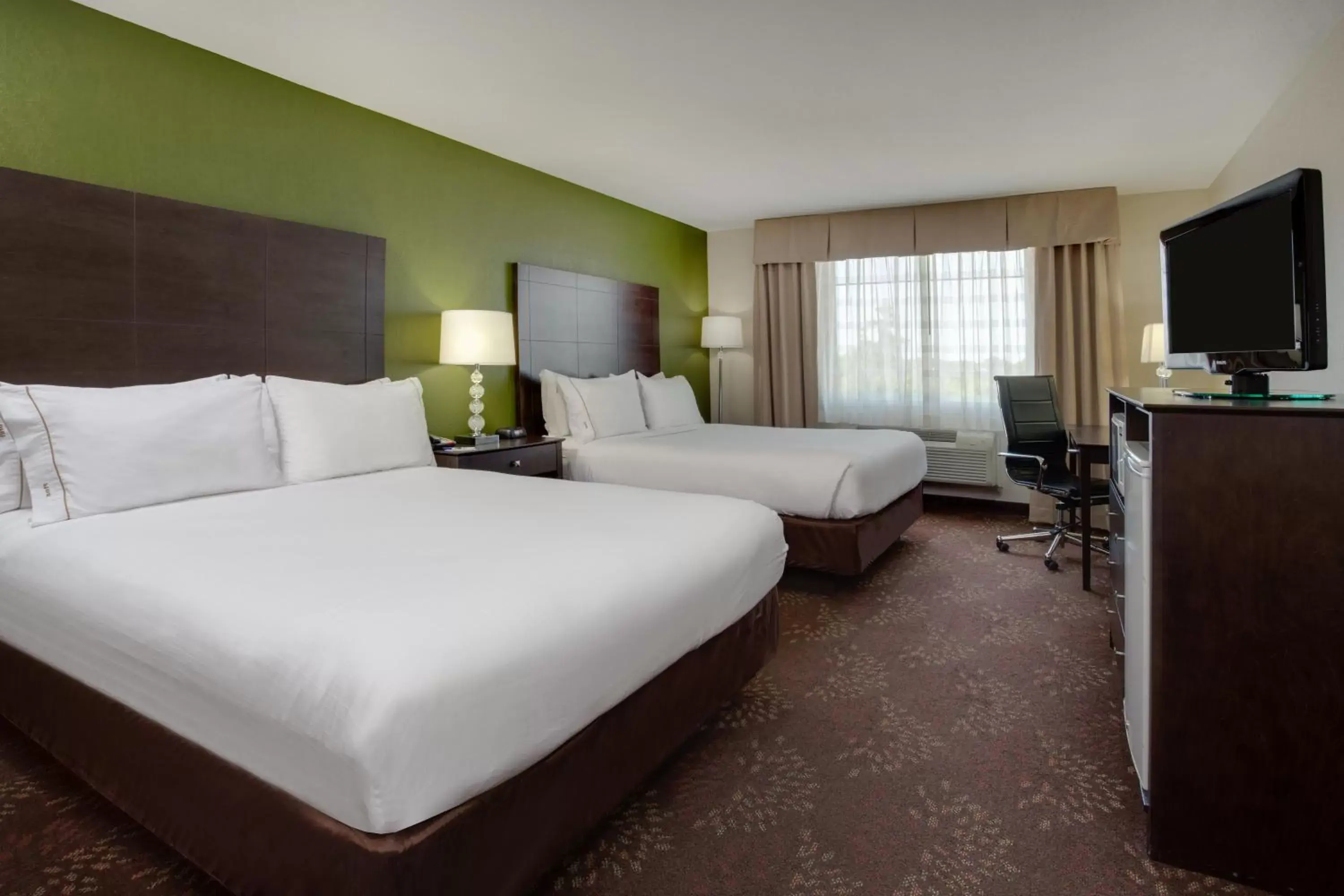 Photo of the whole room, Bed in Holiday Inn Express Harvey-Marrero, an IHG Hotel