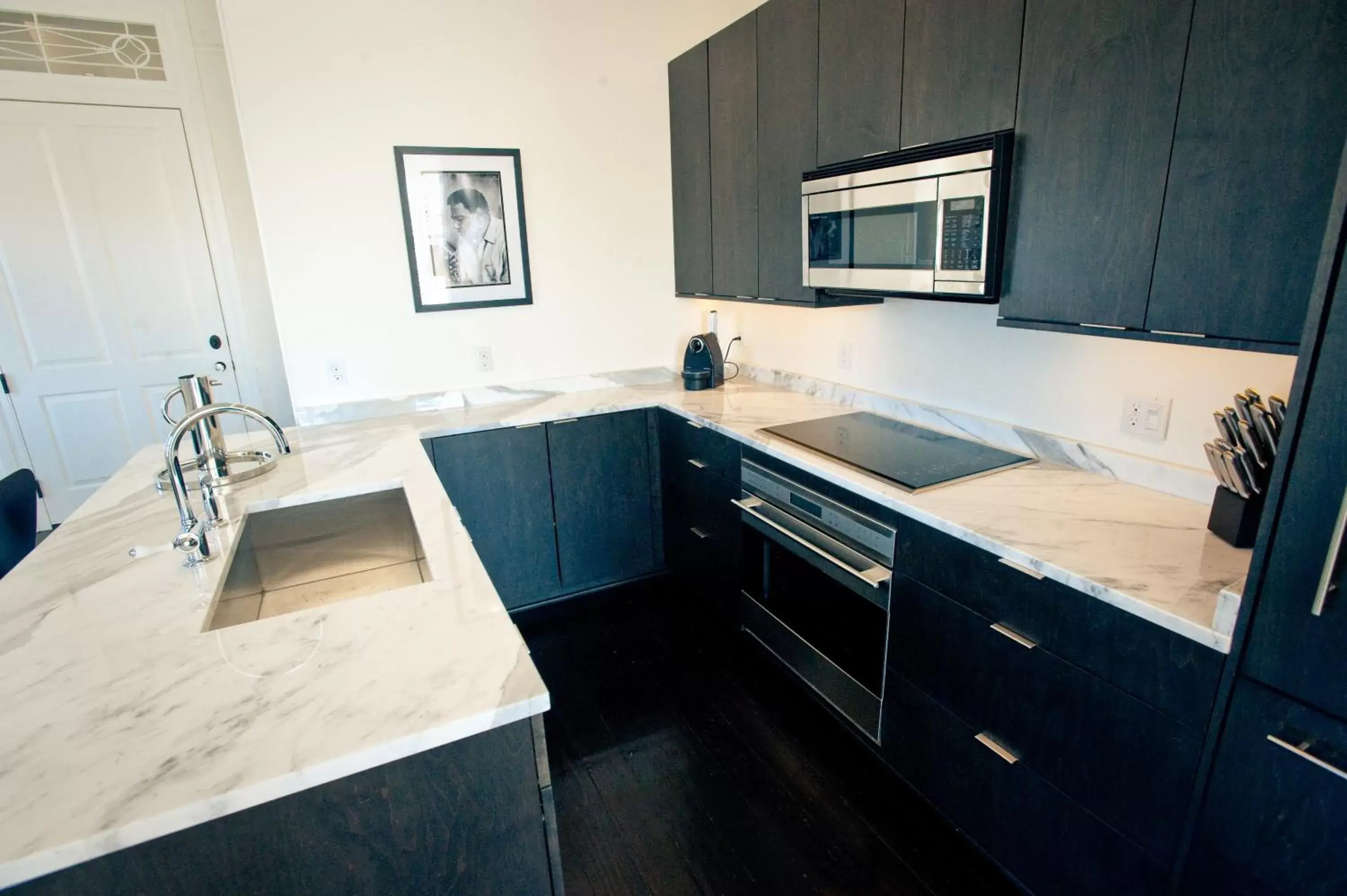 Kitchen or kitchenette in Melrose Mansion Suites