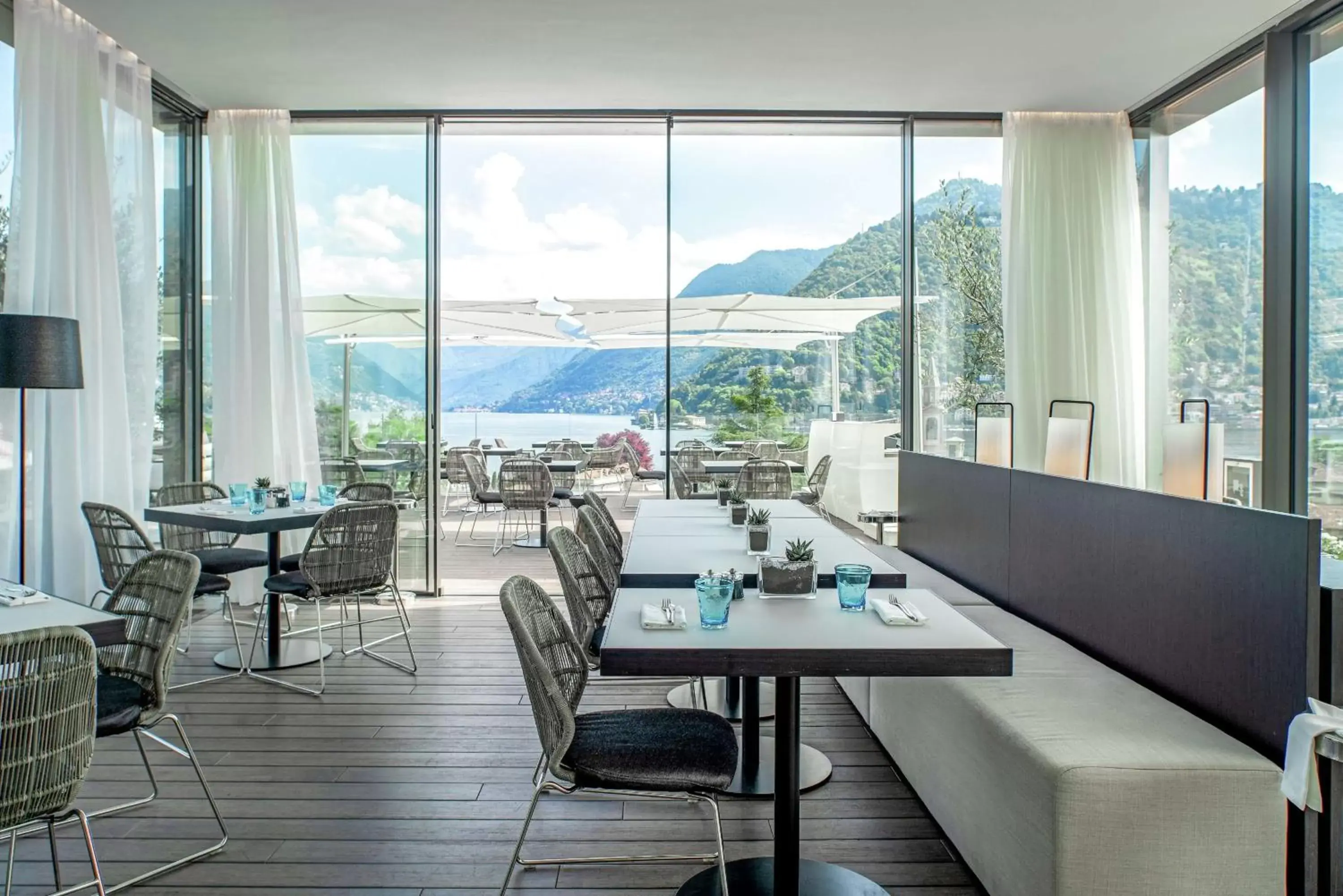 Restaurant/Places to Eat in Hilton Lake Como