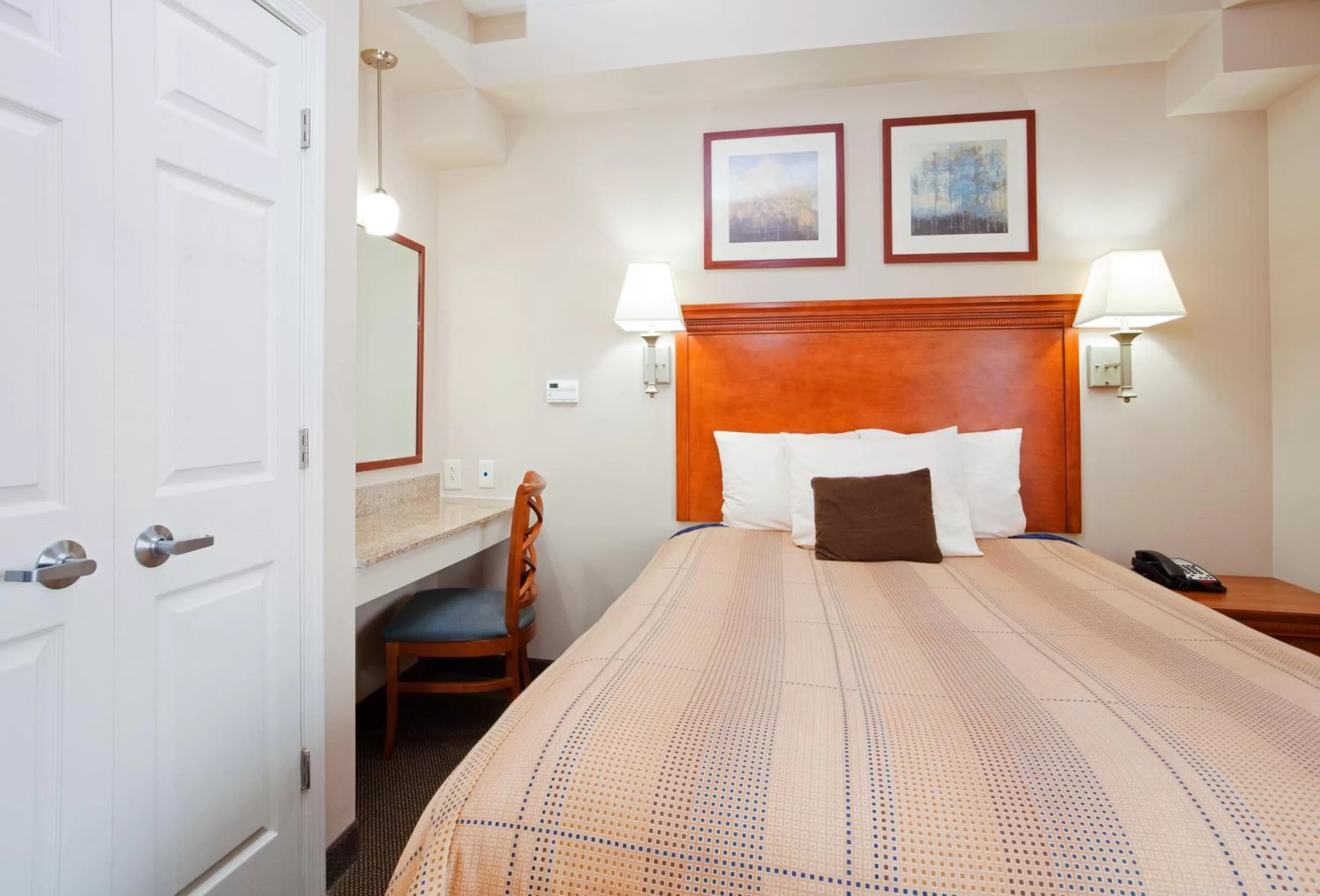 Bedroom, Bed in Candlewood Suites Jacksonville by IHG