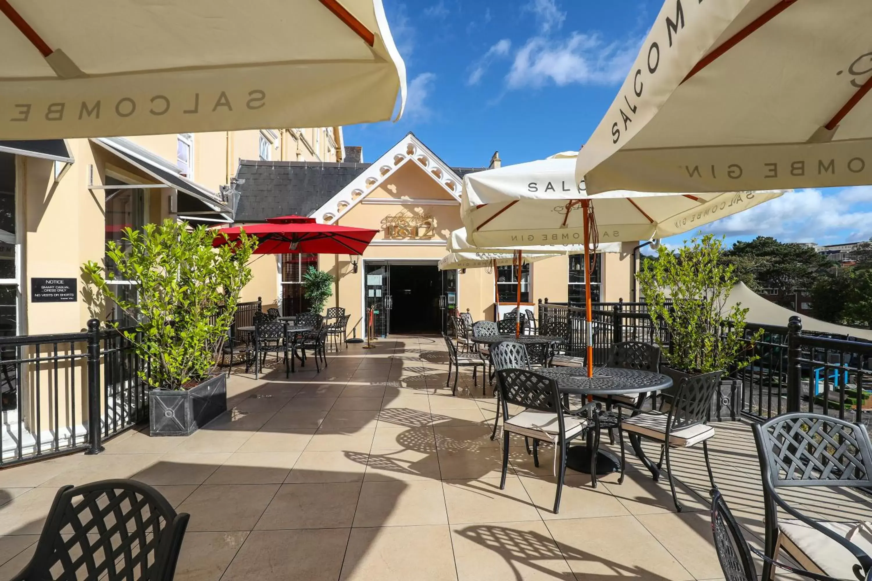 Balcony/Terrace, Restaurant/Places to Eat in Royal Exeter Hotel