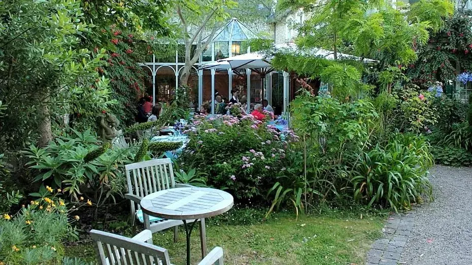 Garden in Hotel de France