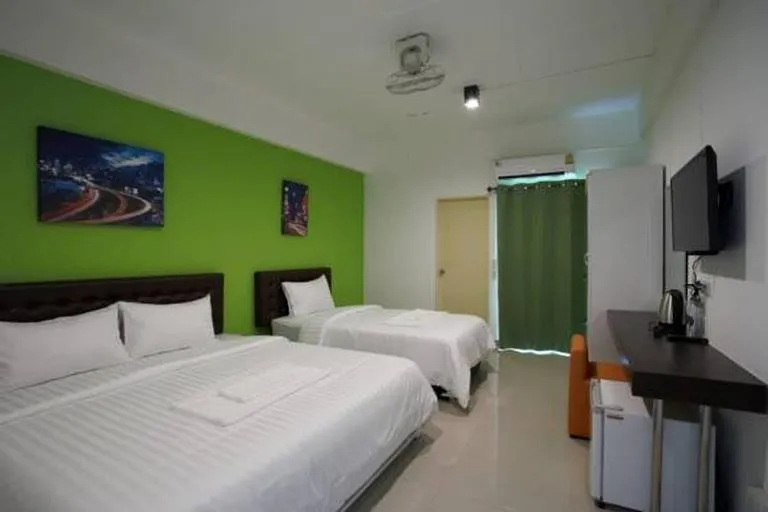 Photo of the whole room in 2Bedtel