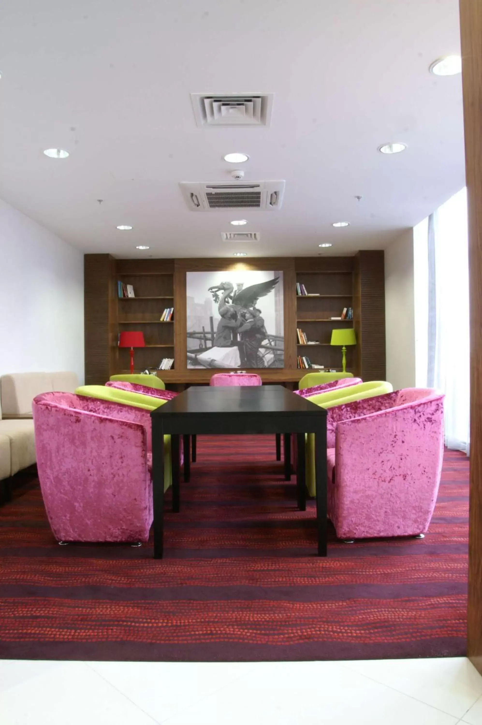 Lobby or reception in Hampton by Hilton Liverpool John Lennon Airport