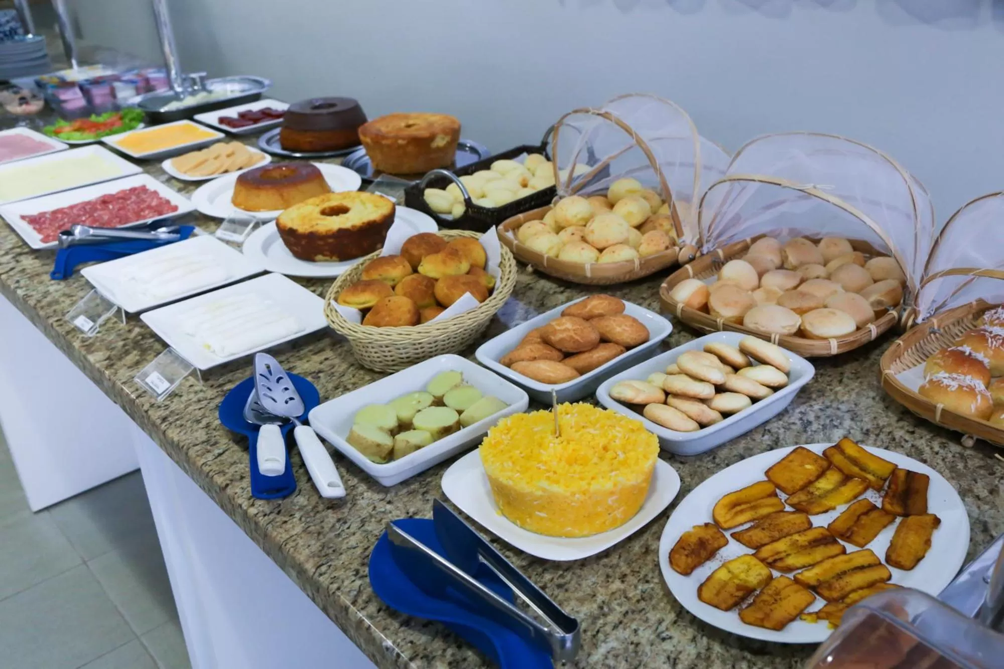 Communal kitchen in Hotel Porto do Sol