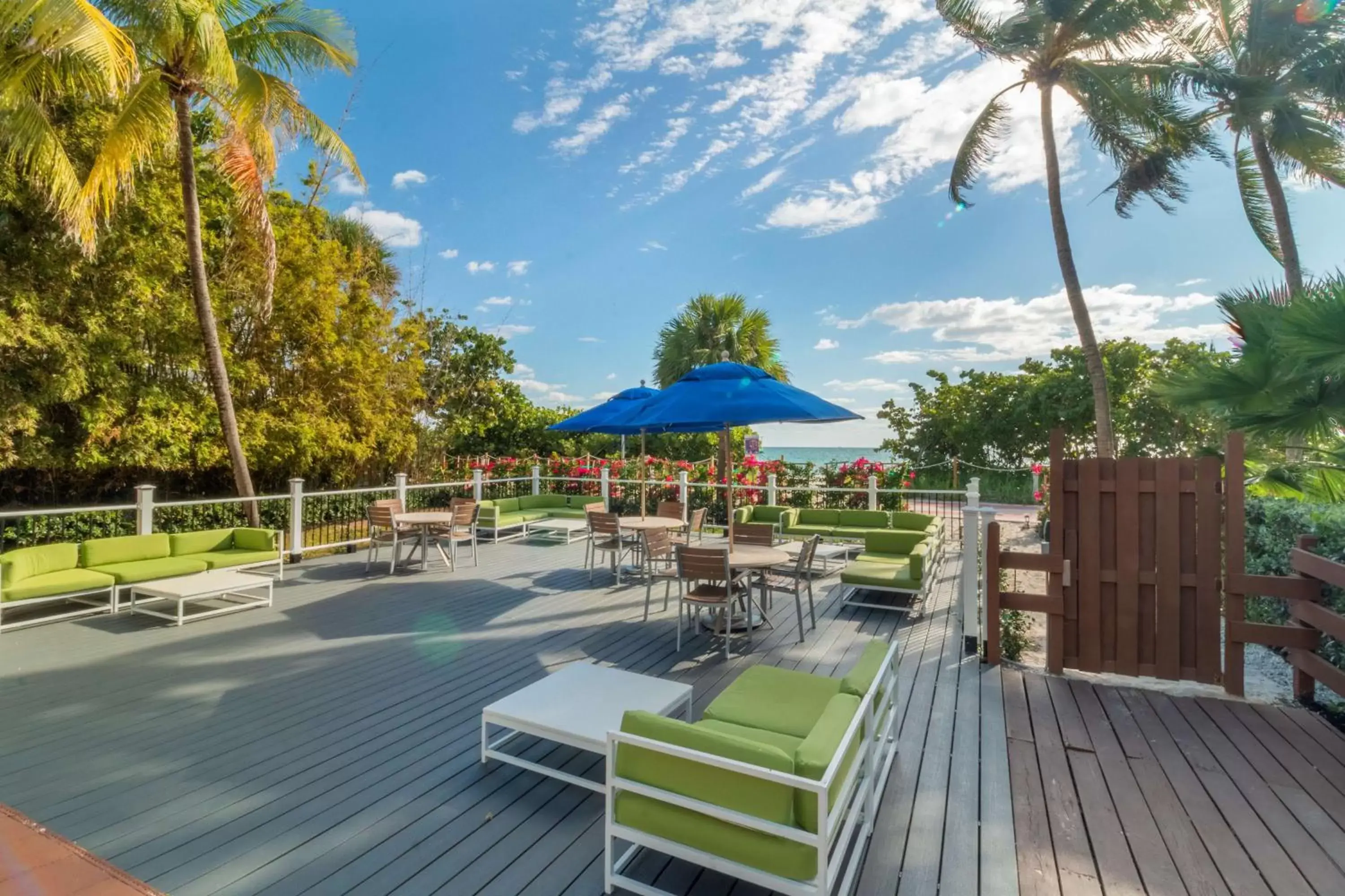 Property building, Swimming Pool in Radisson Resort Miami Beach