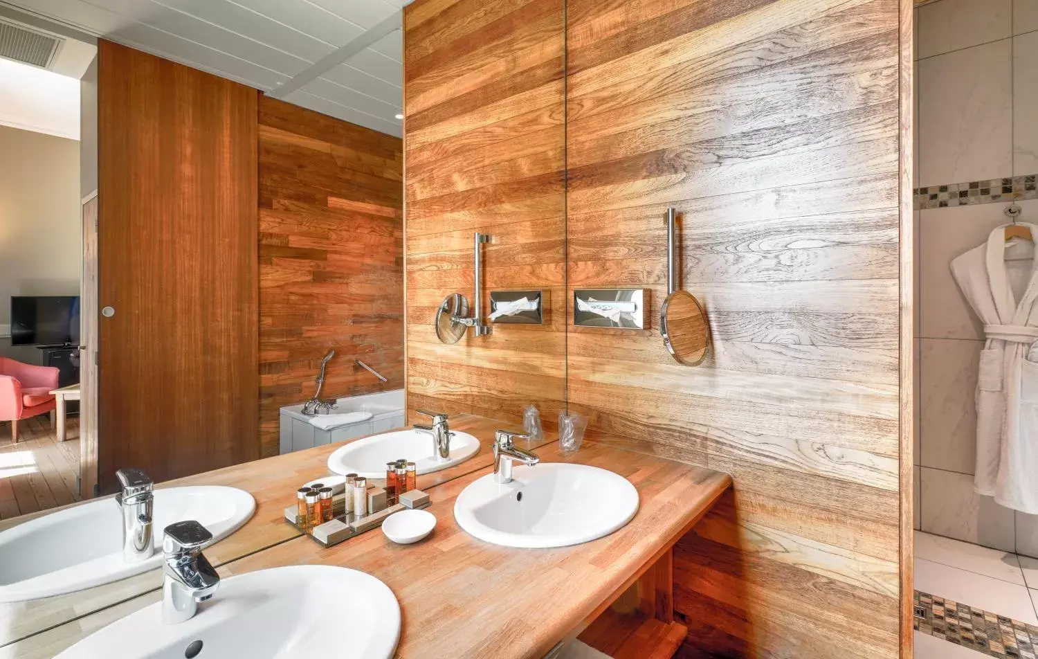 Bathroom in Château Grattequina Hôtel