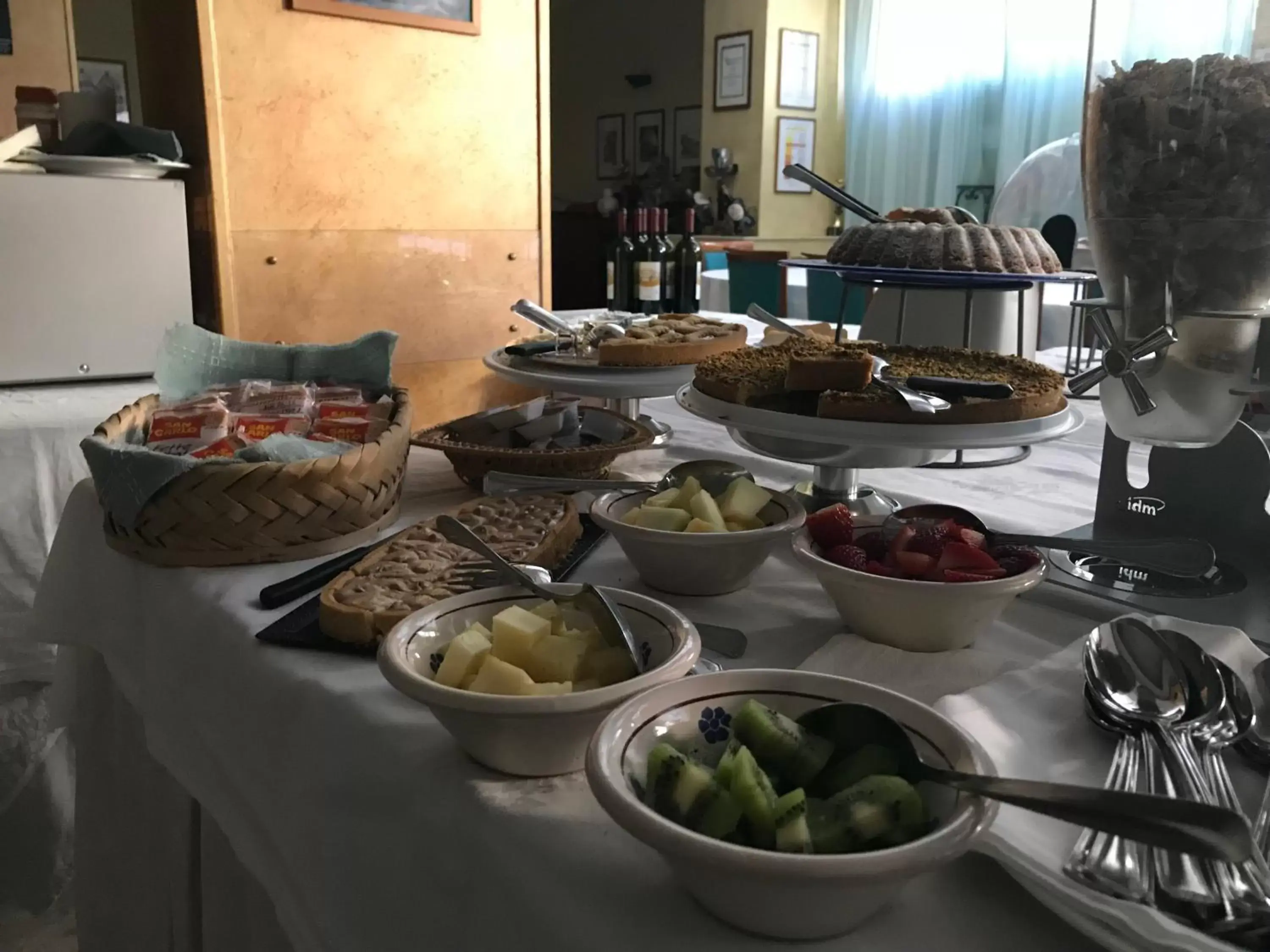 Buffet breakfast in Hotel Ristorante Mommo