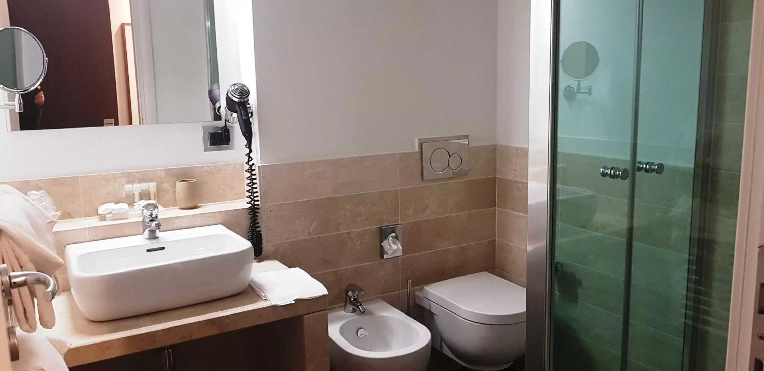 Bathroom in Hotel Sandalia