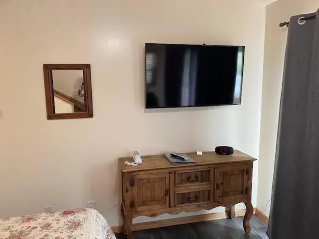 TV/Entertainment Center in Yellowstone Riverside Cottages