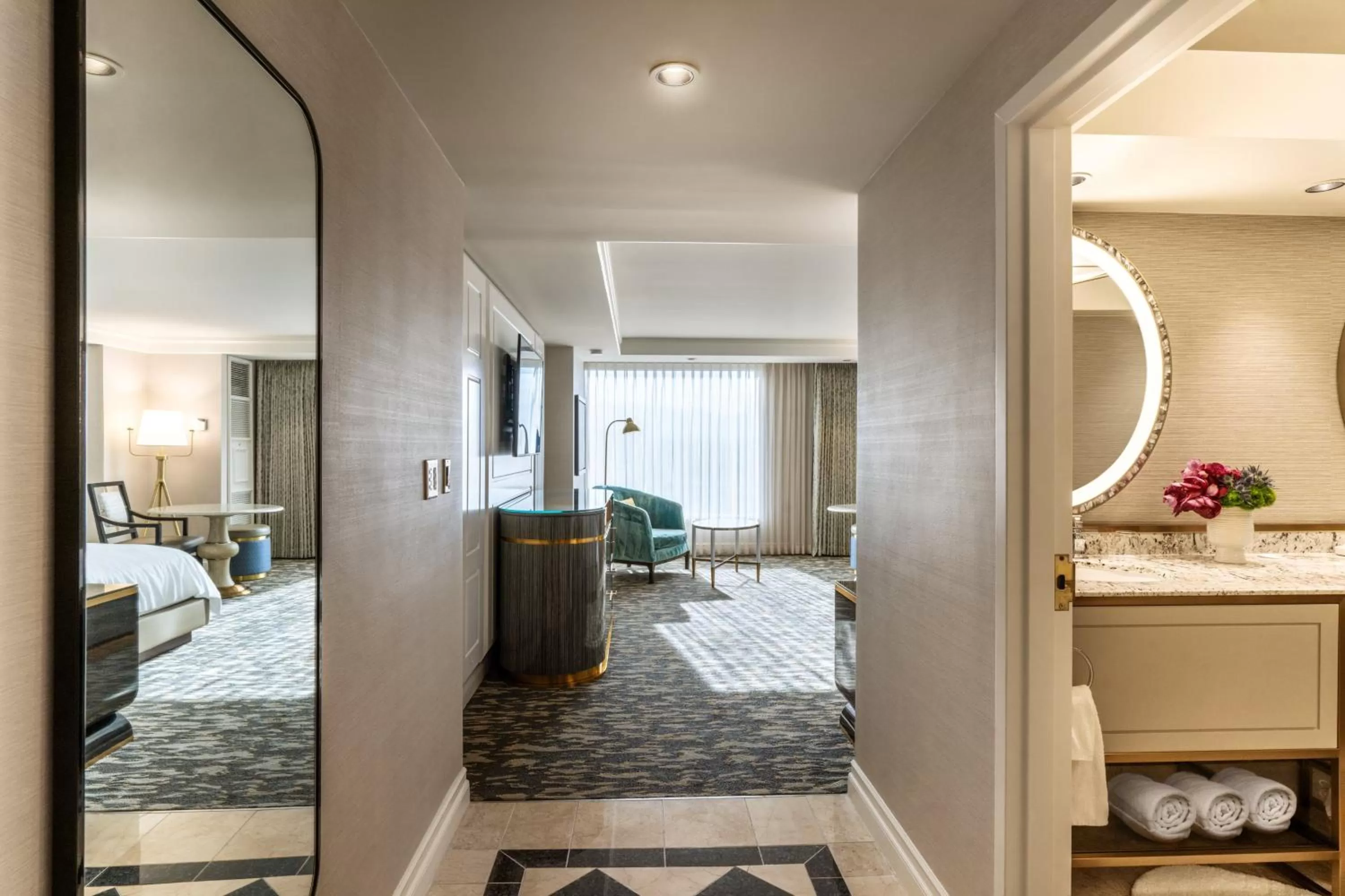 Photo of the whole room, Bed in Bellagio