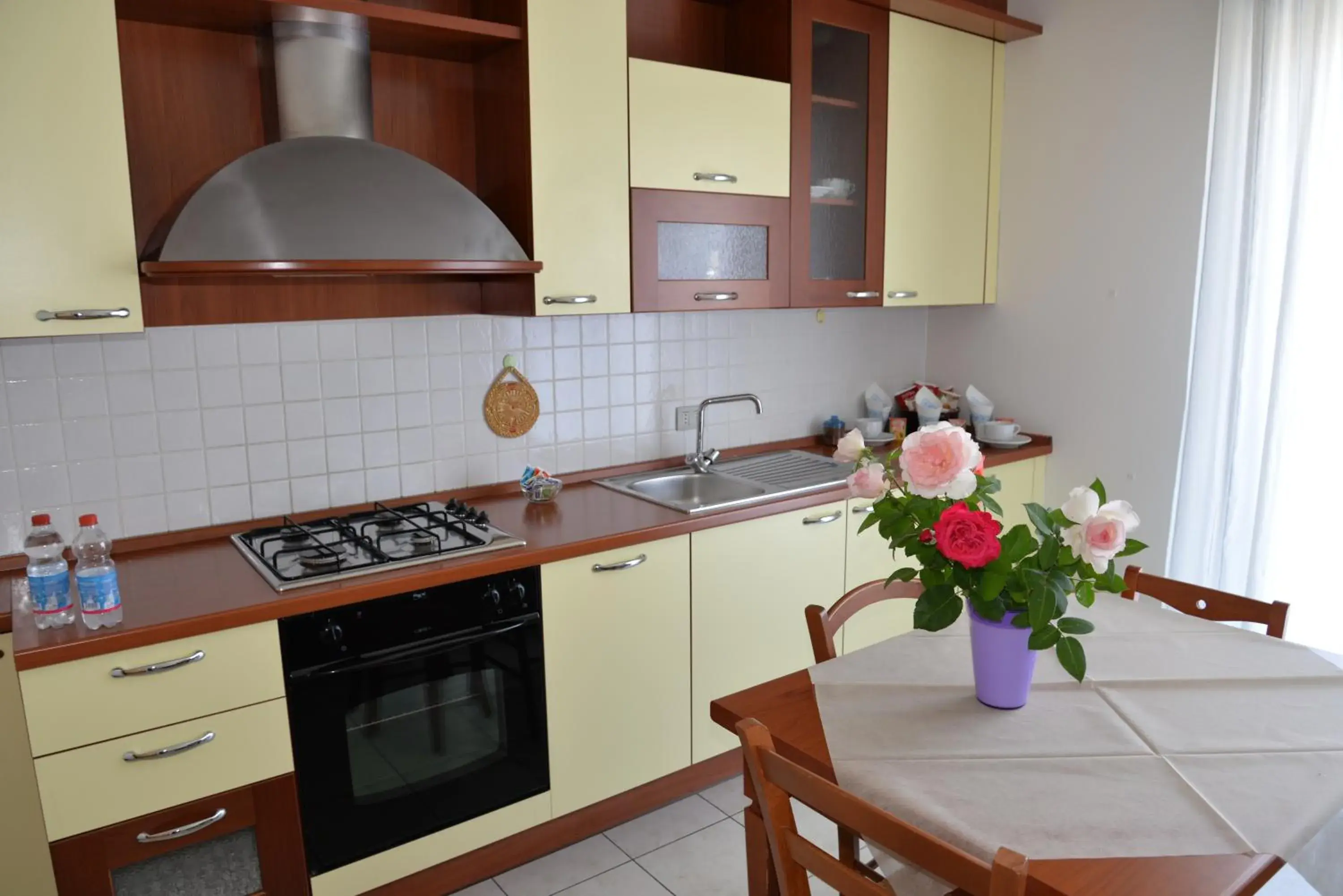 Dining area, Kitchen/Kitchenette in Residence Le Corniole