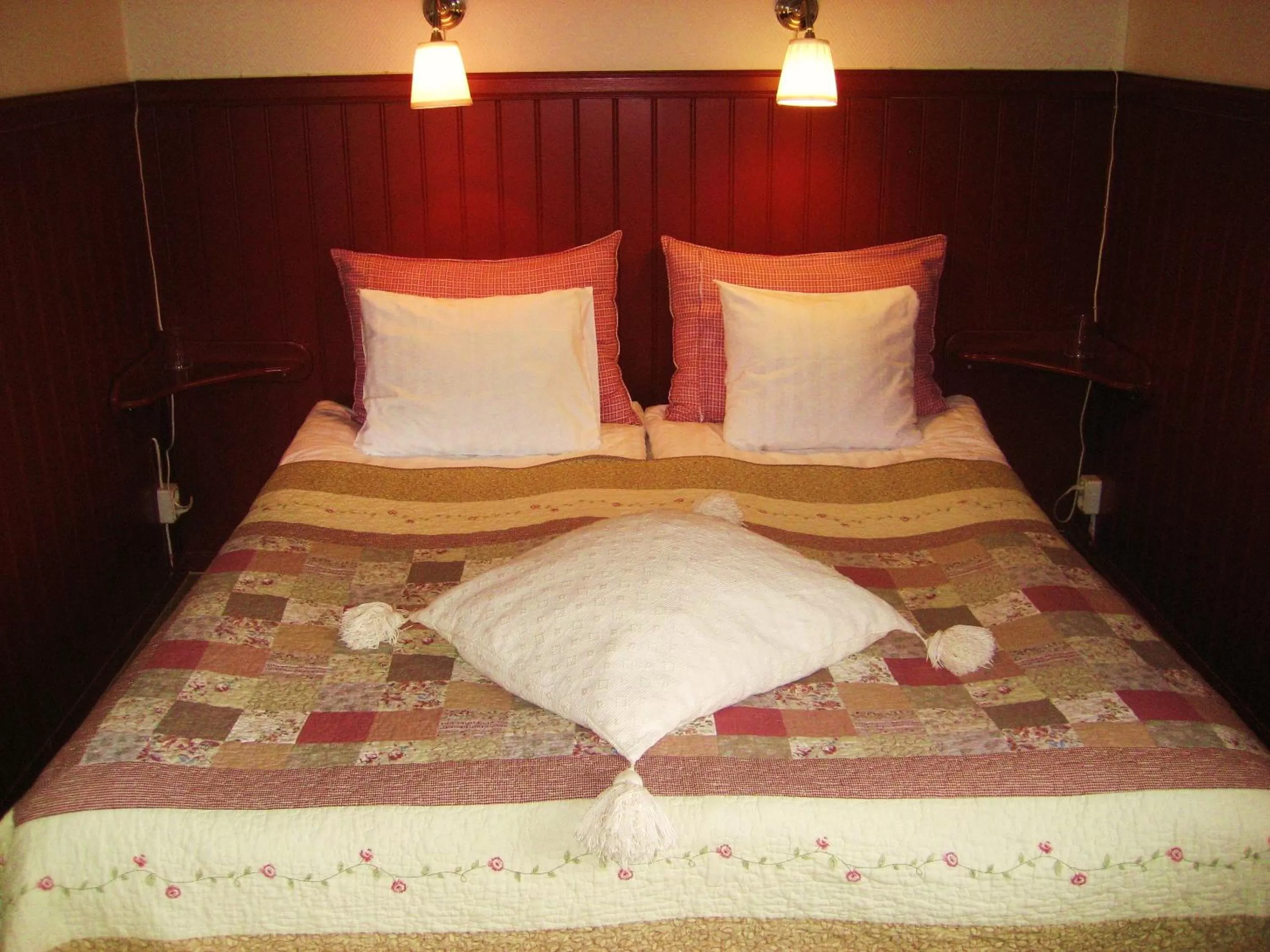 Bed in Värdshuset Lugnet