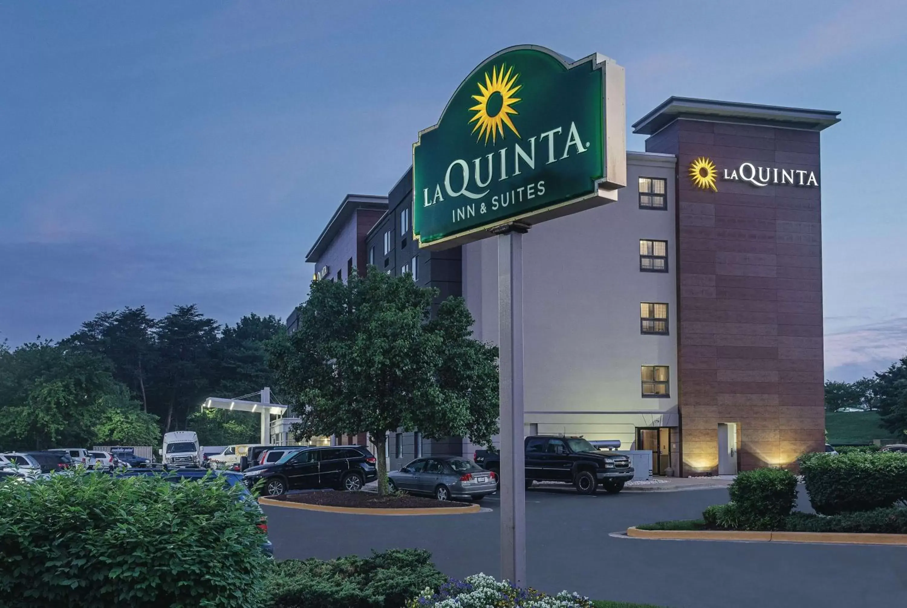 Property Building in La Quinta by Wyndham Baltimore BWI Airport