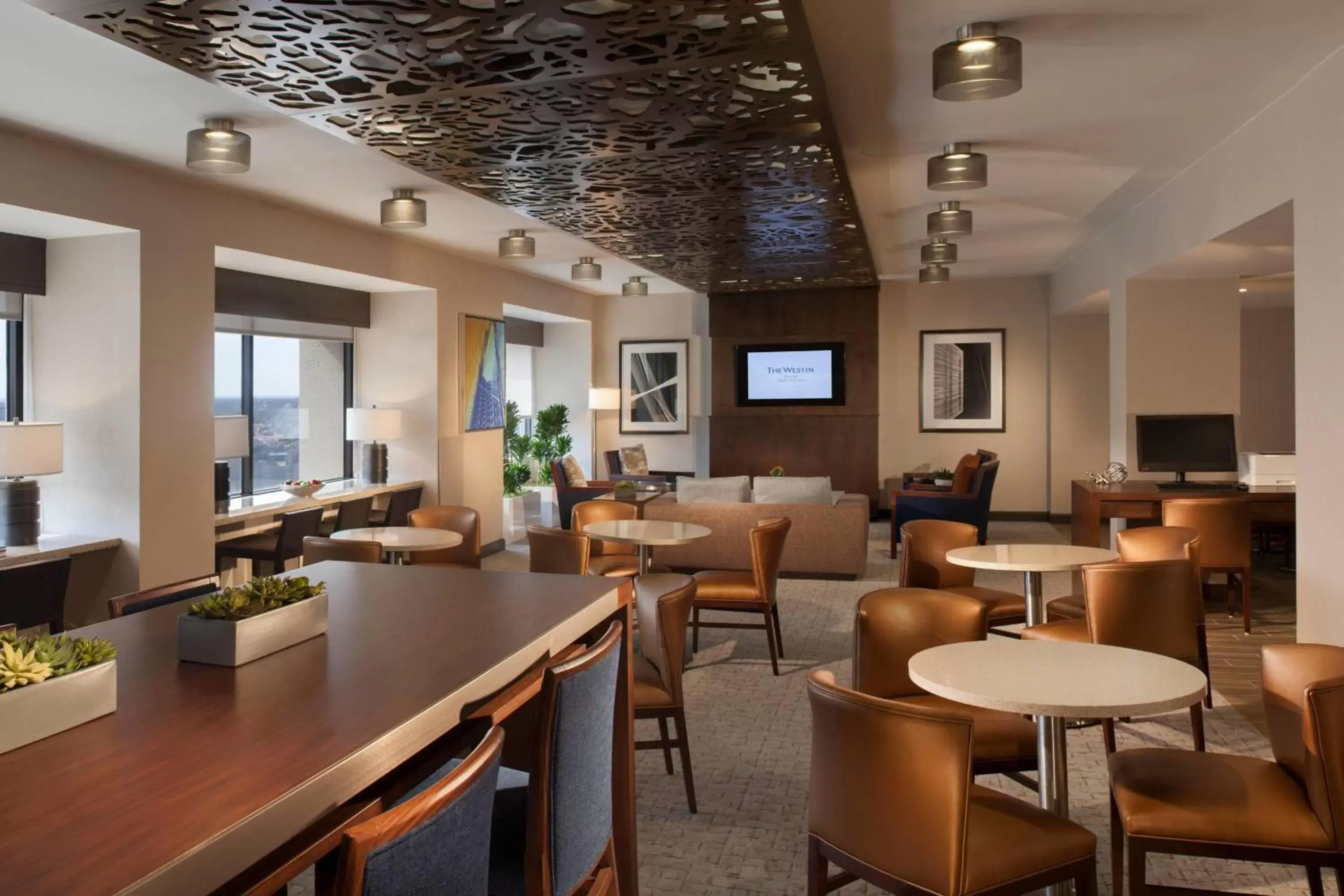 Lounge or bar, Restaurant/Places to Eat in The Westin Dallas Park Central