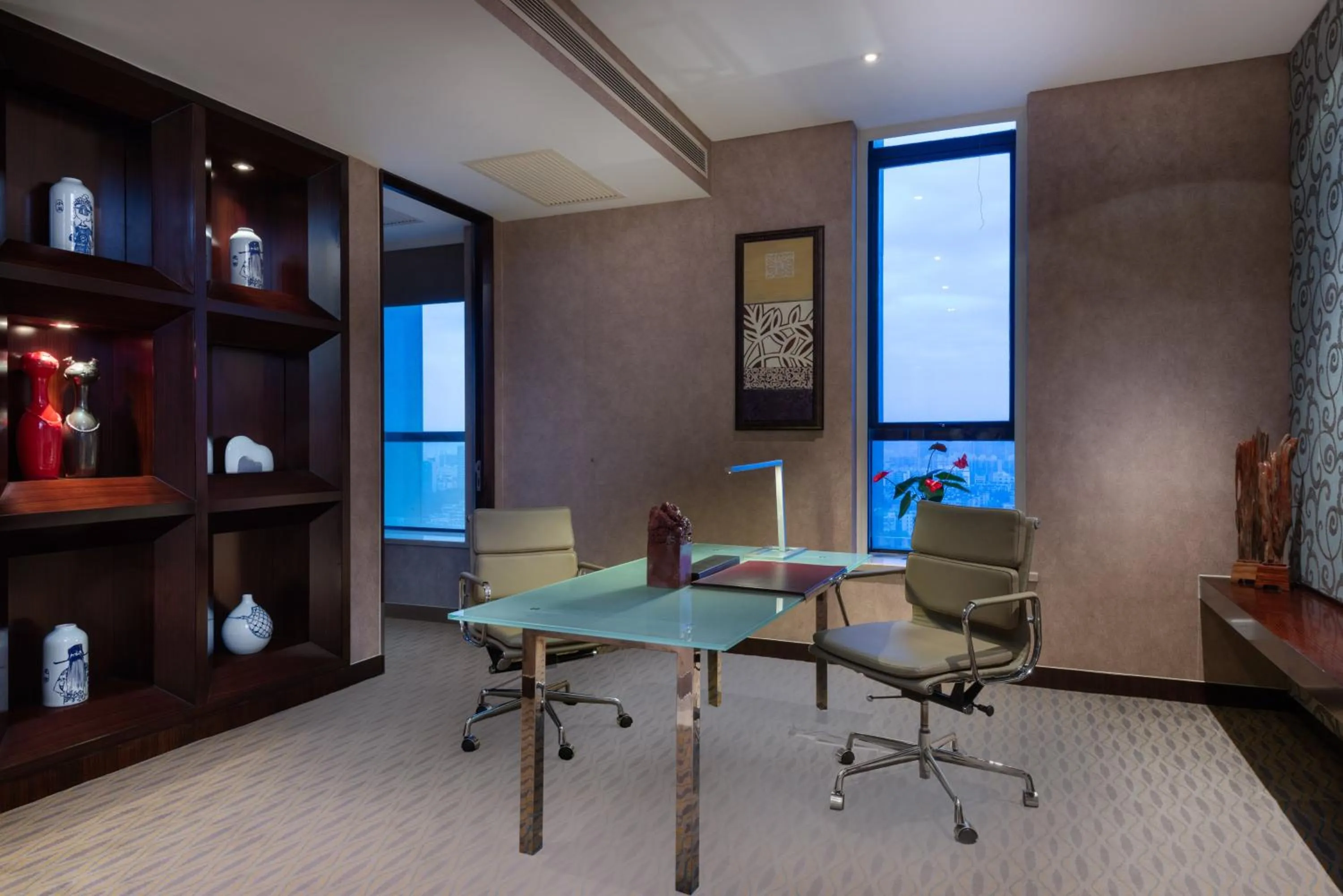 Photo of the whole room in Crowne Plaza Shanghai Jinxiu by IHG